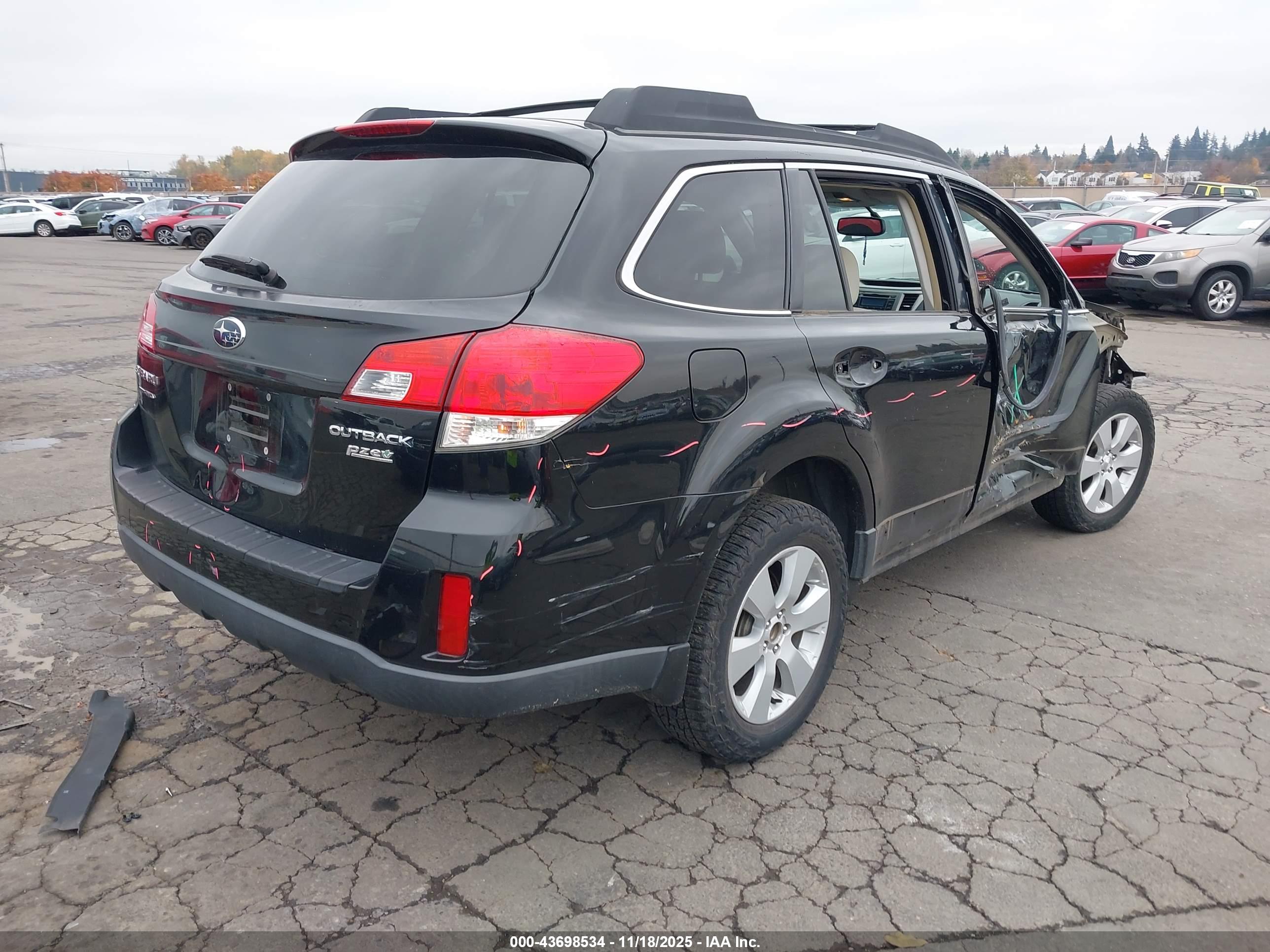 SUBARU OUTBACK image 4