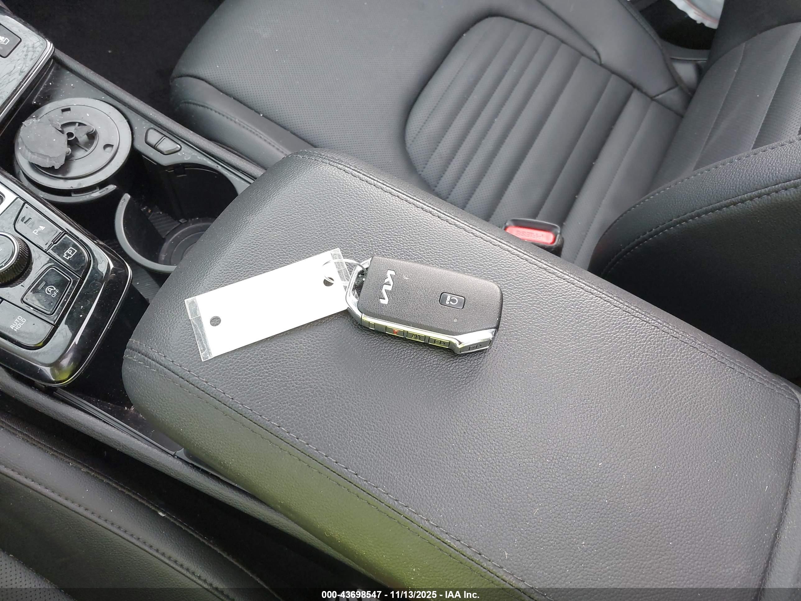 KIA SPORTAGE image 11