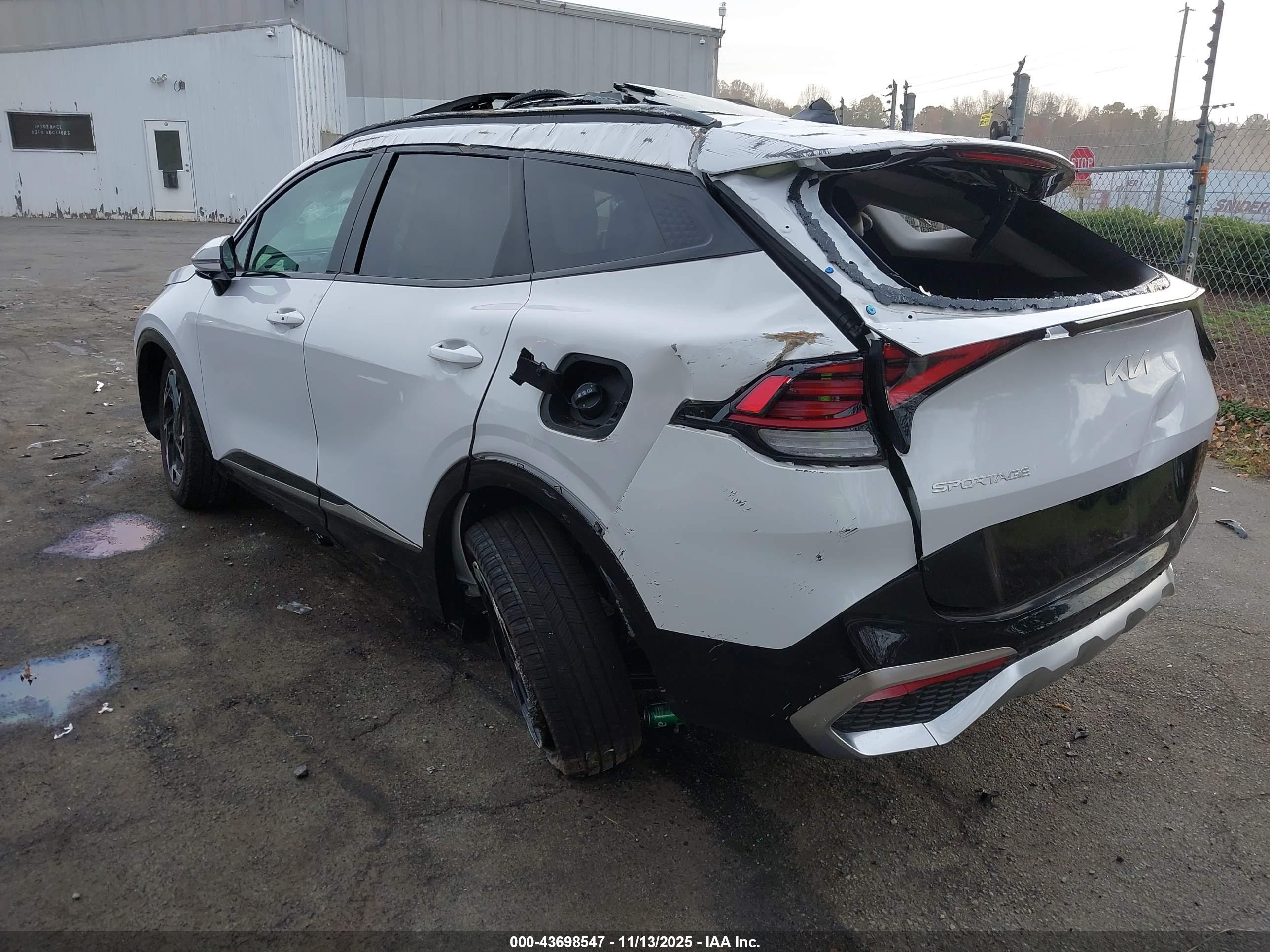 KIA SPORTAGE image 3