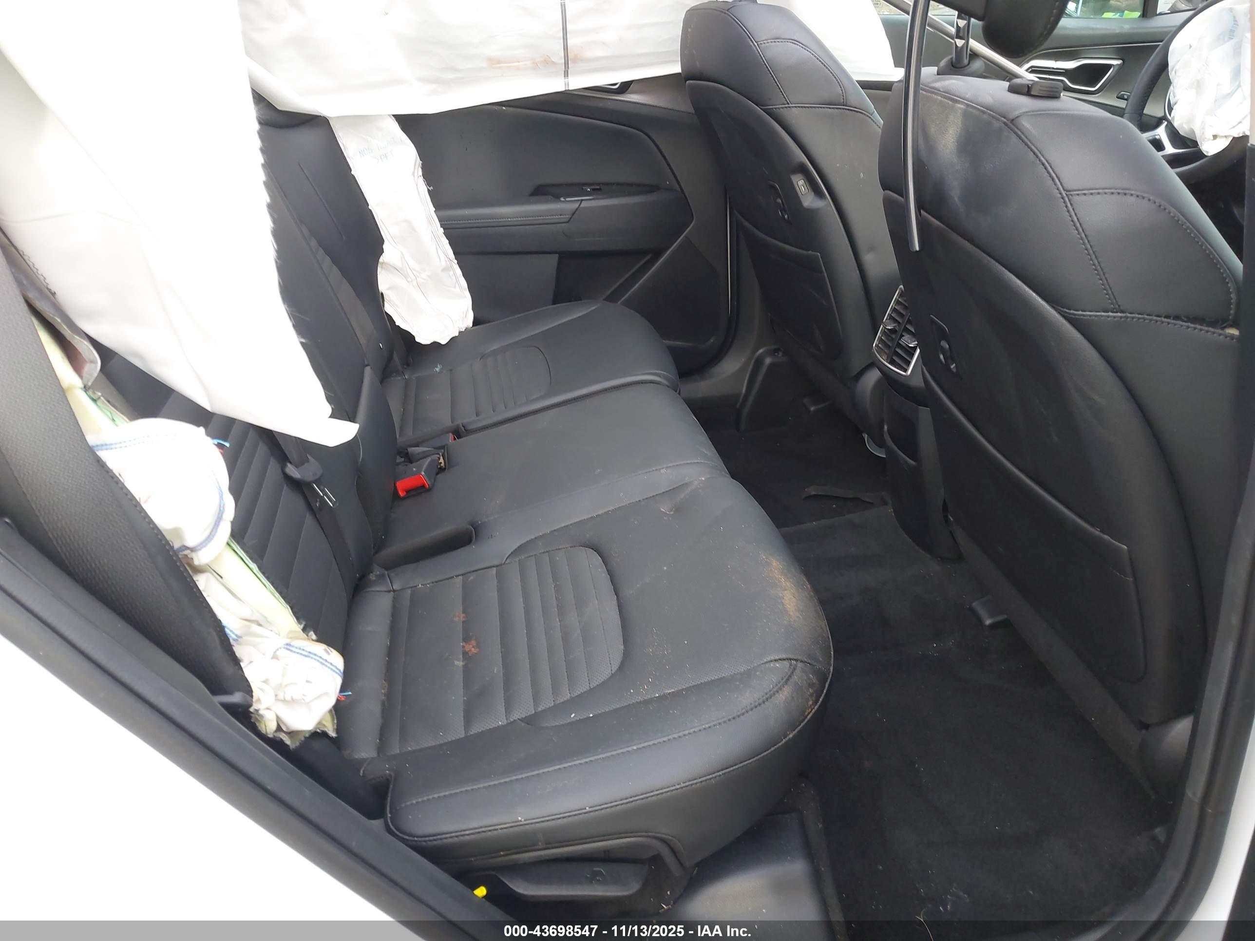 KIA SPORTAGE image 8
