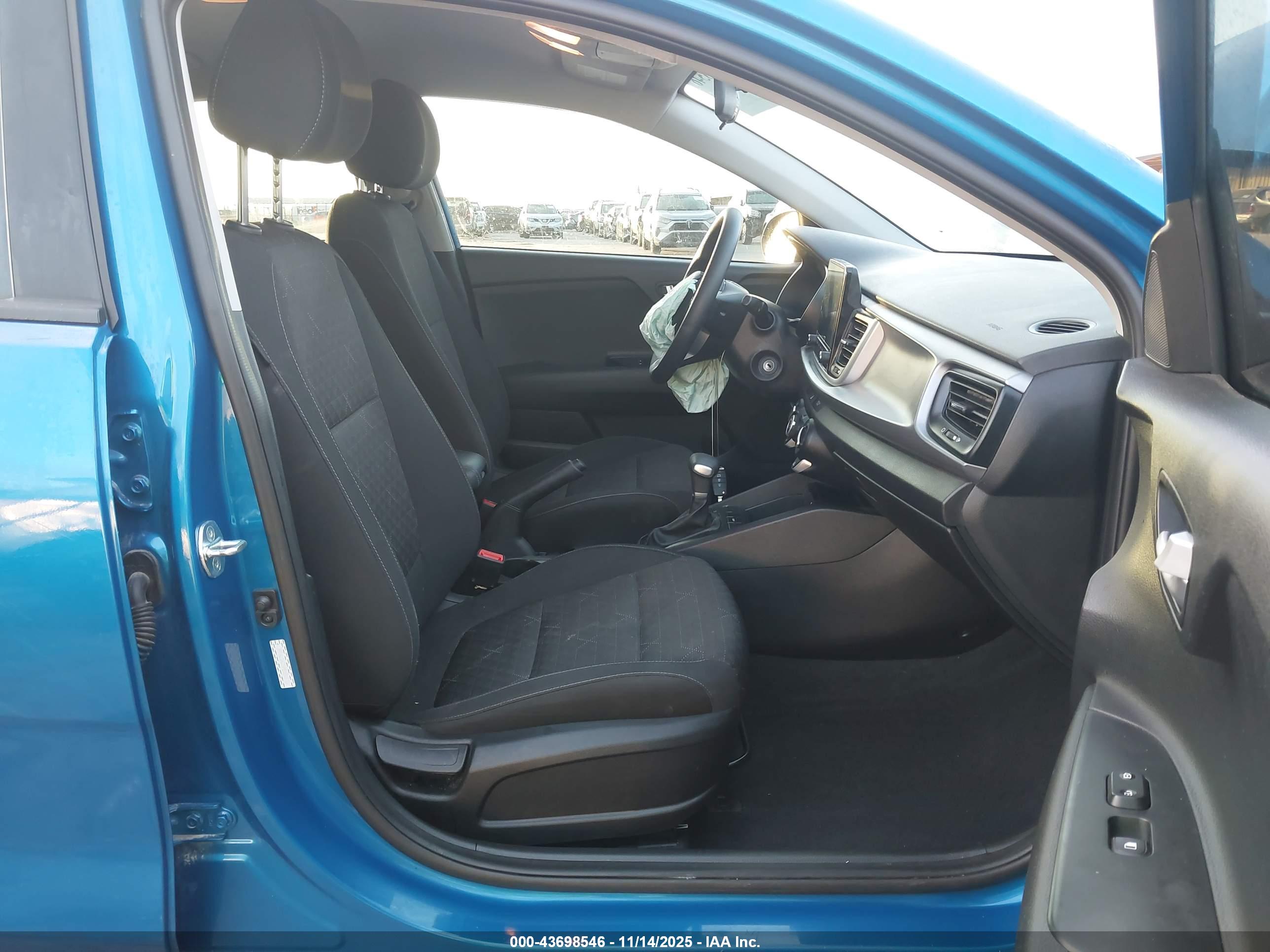 KIA RIO image 5