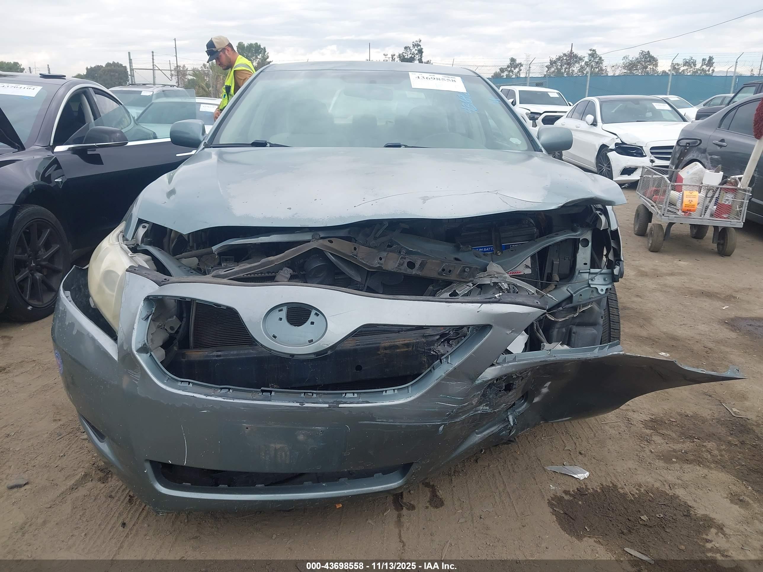 TOYOTA CAMRY image 6