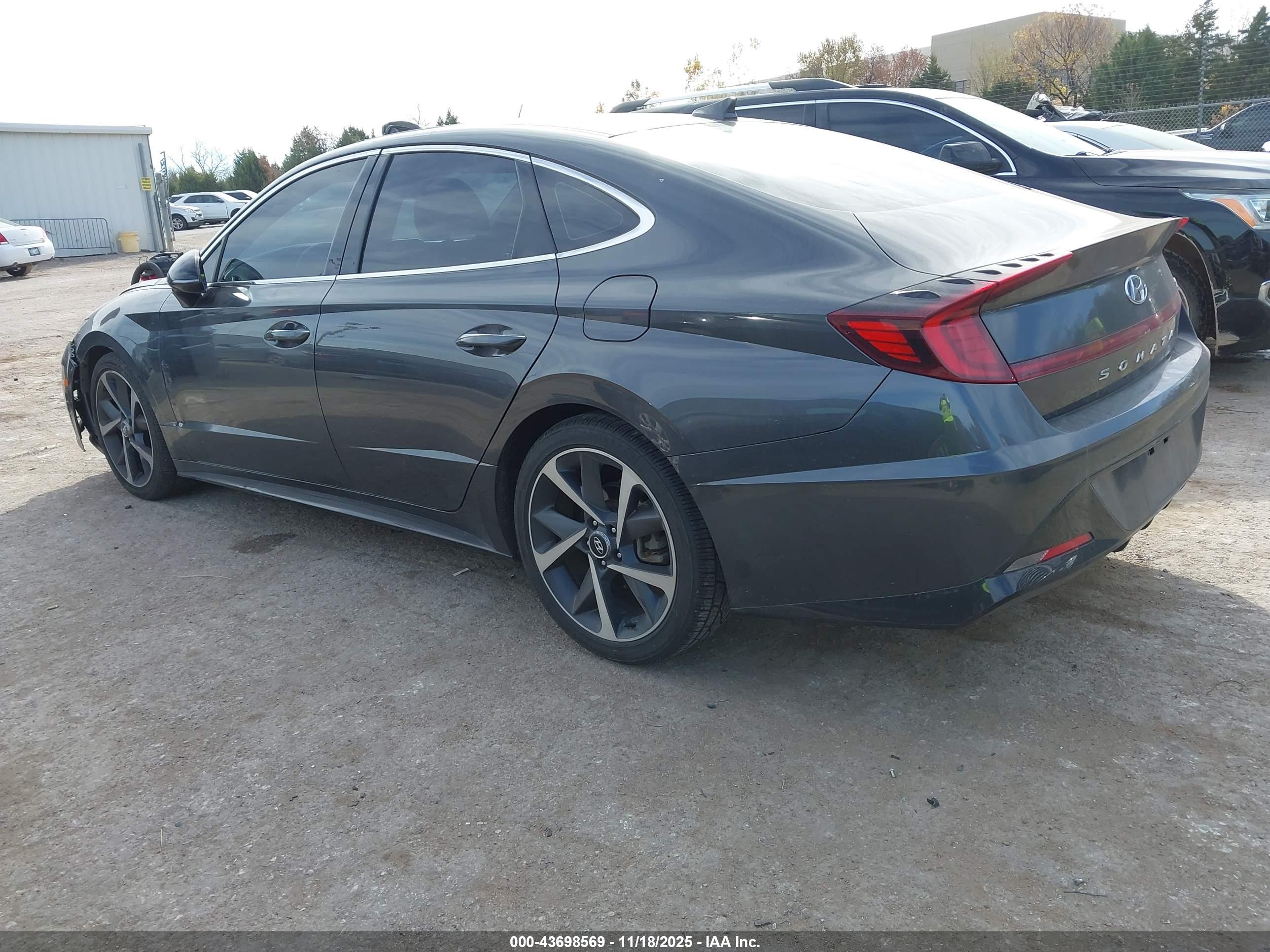 HYUNDAI SONATA image 3