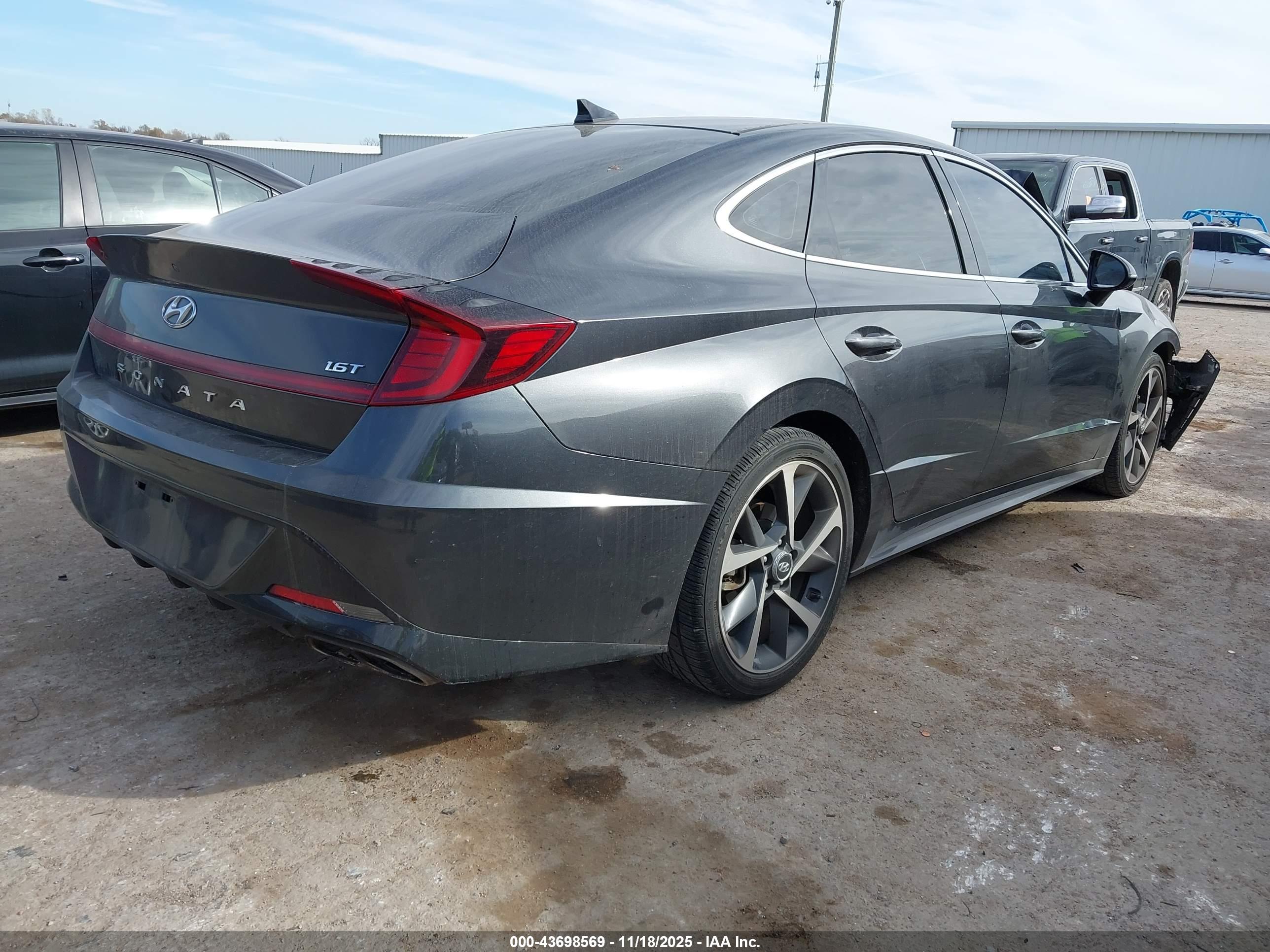 HYUNDAI SONATA image 4