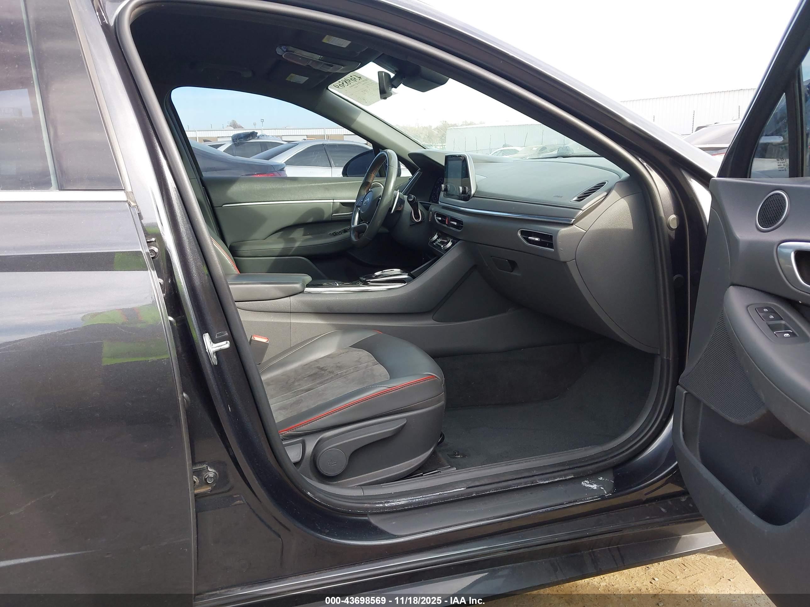 HYUNDAI SONATA image 5