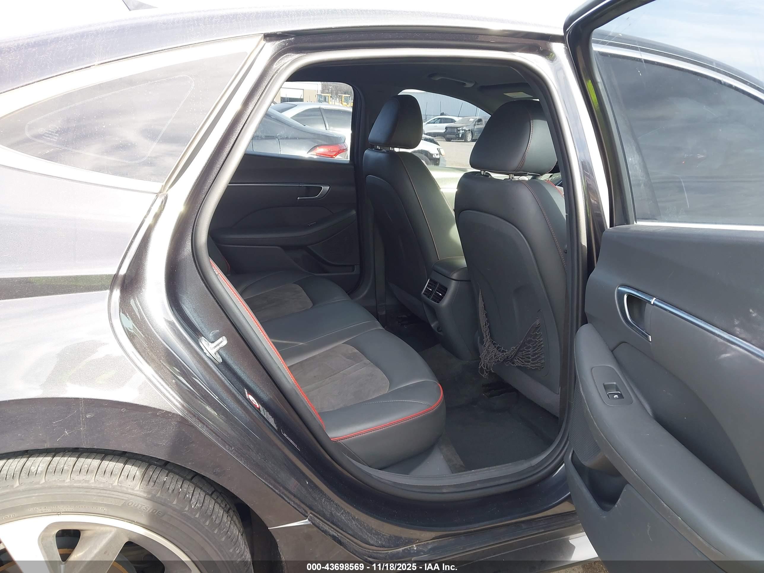 HYUNDAI SONATA image 8