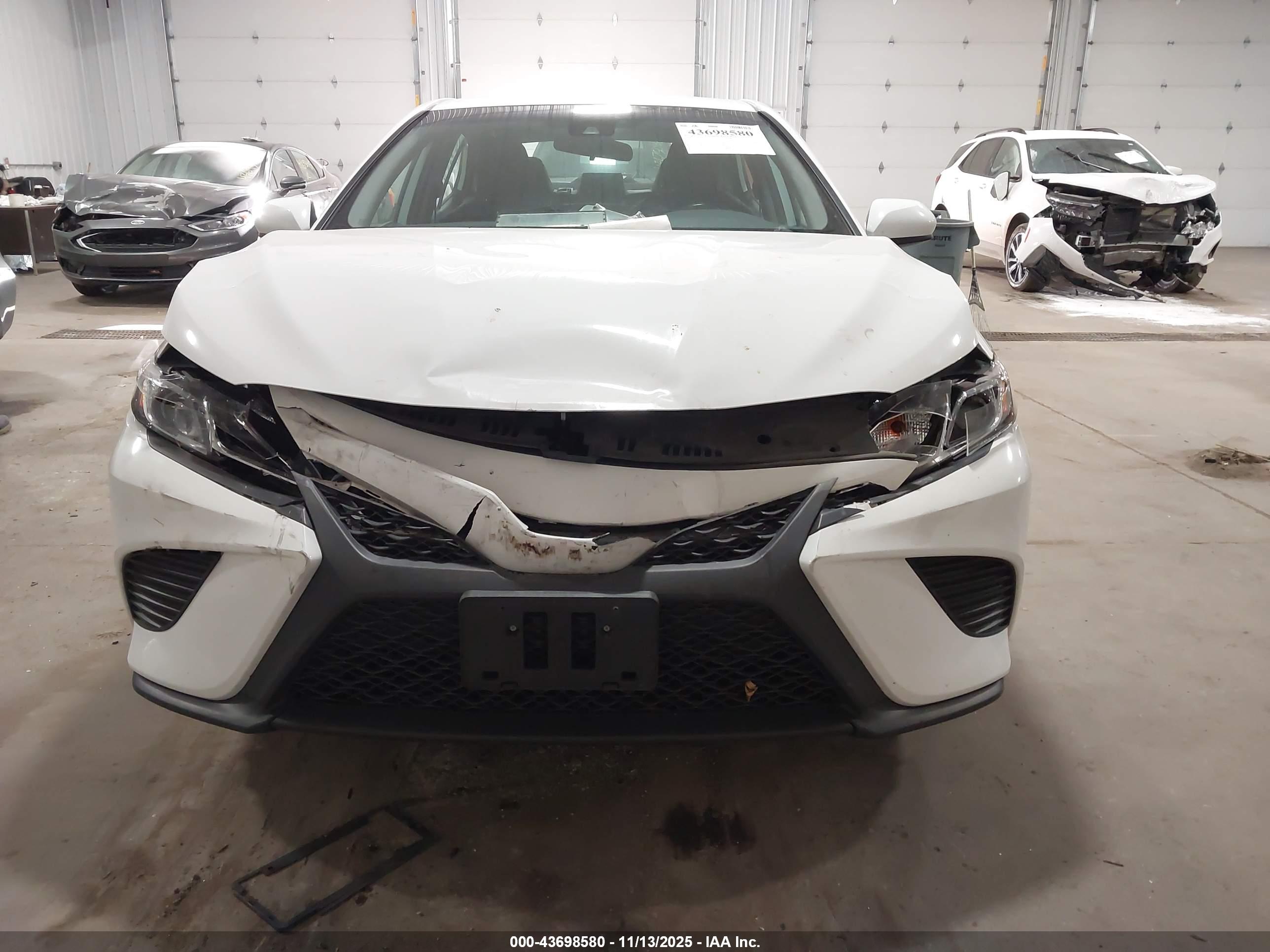 TOYOTA CAMRY image 6