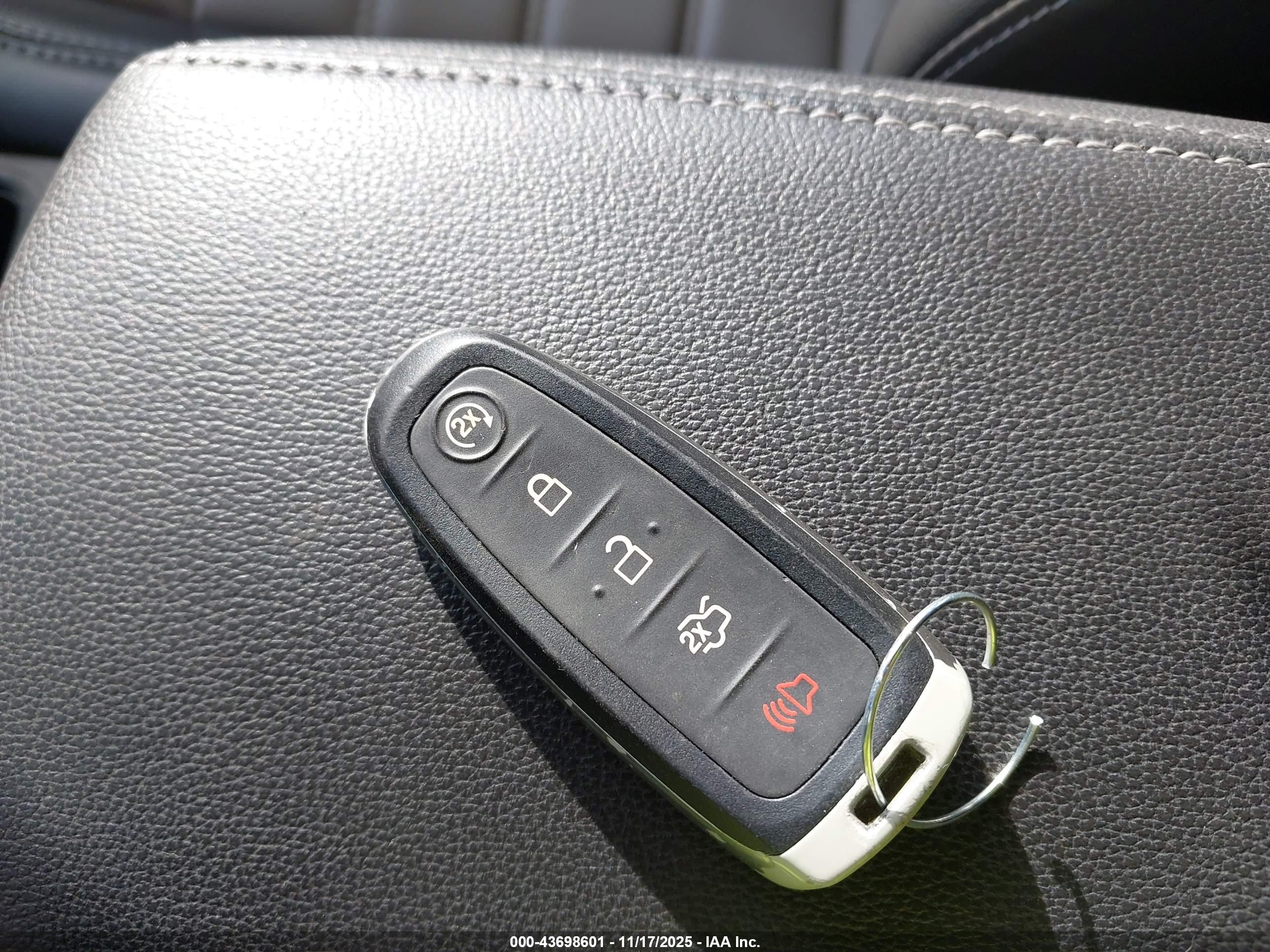 FORD ESCAPE image 11