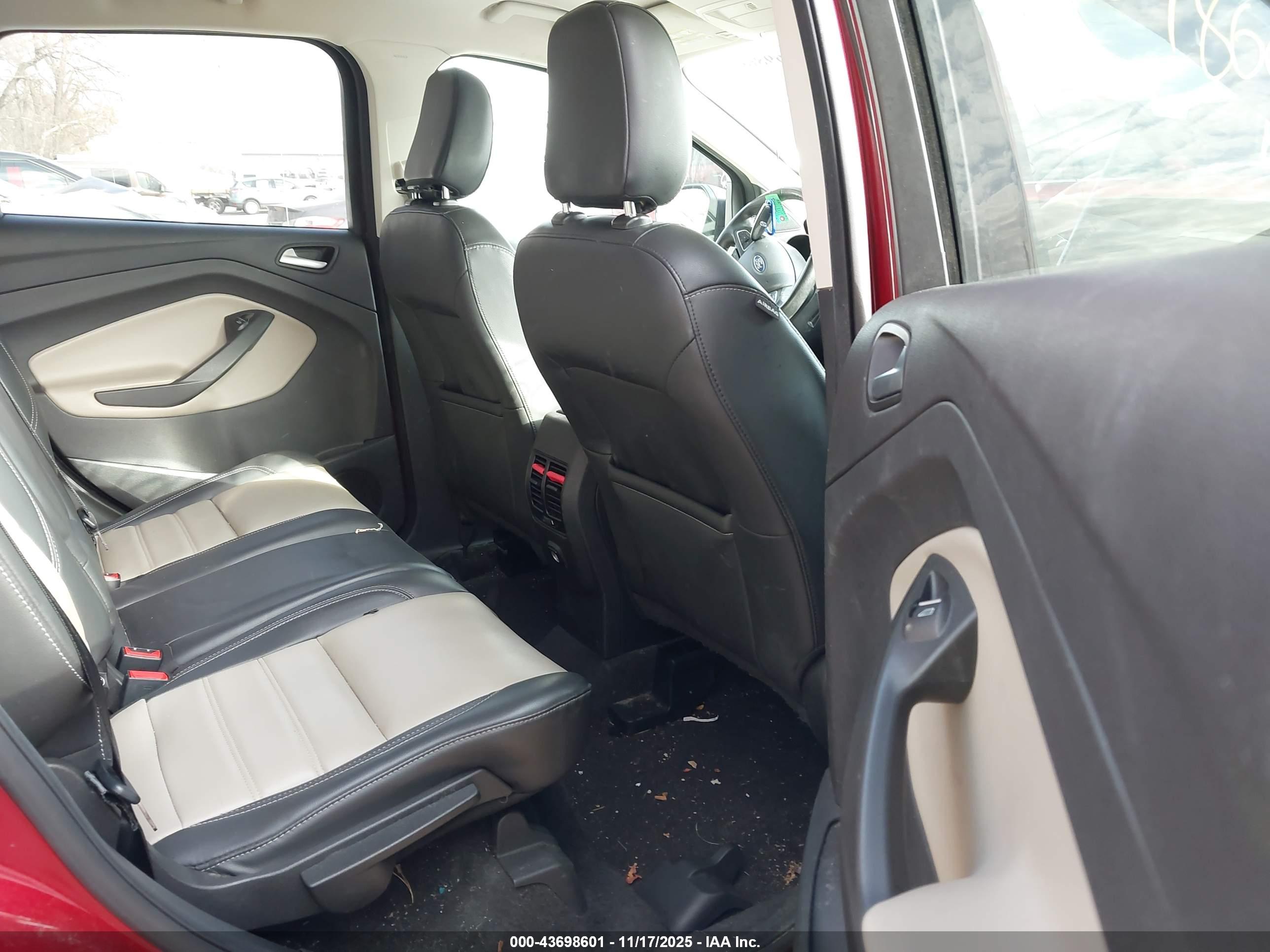 FORD ESCAPE image 8