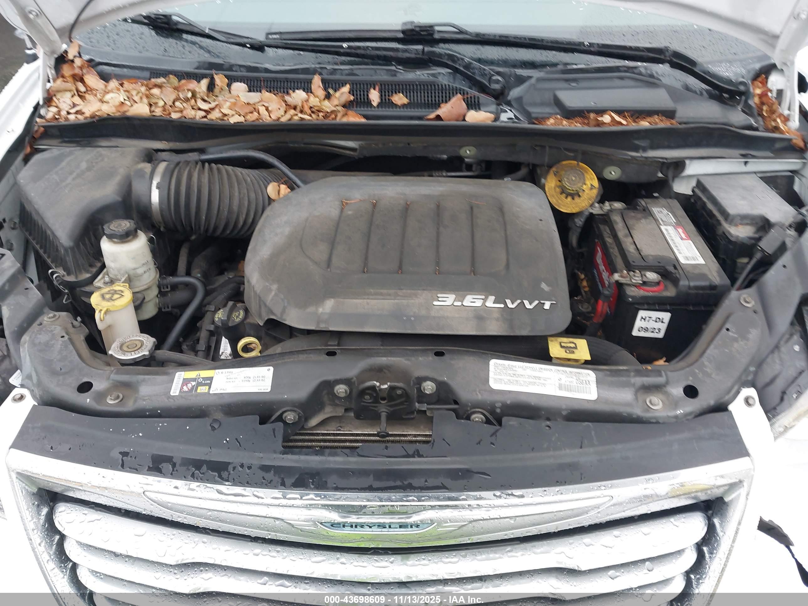 CHRYSLER TOWN image 10