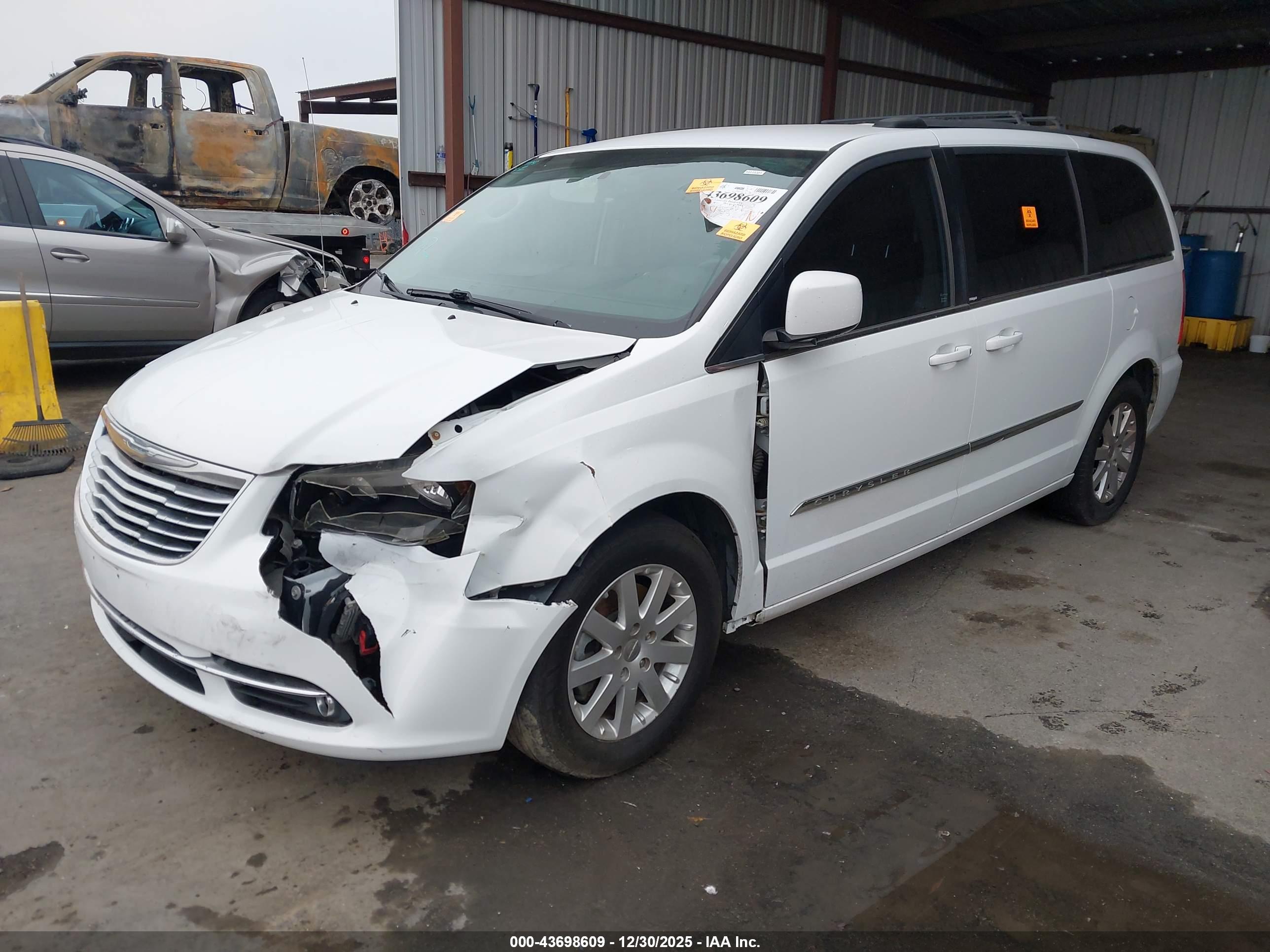 CHRYSLER TOWN image 2