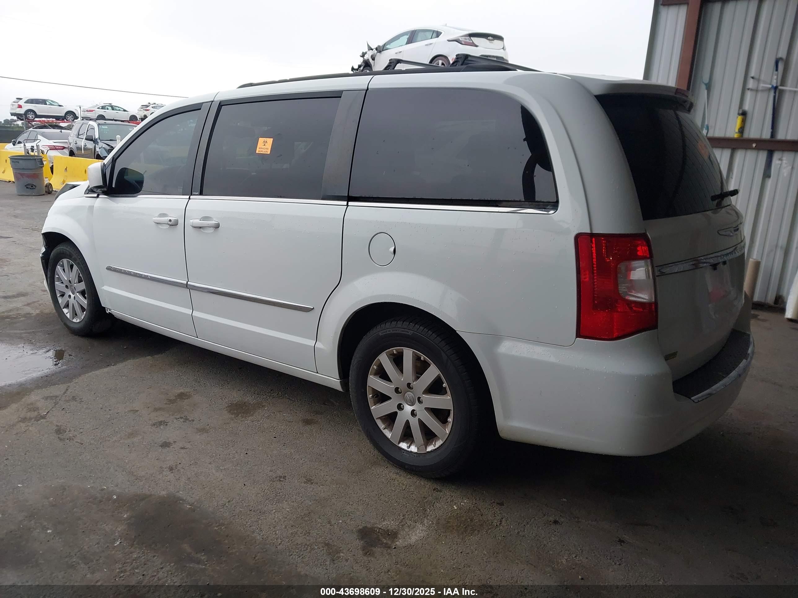 CHRYSLER TOWN image 3
