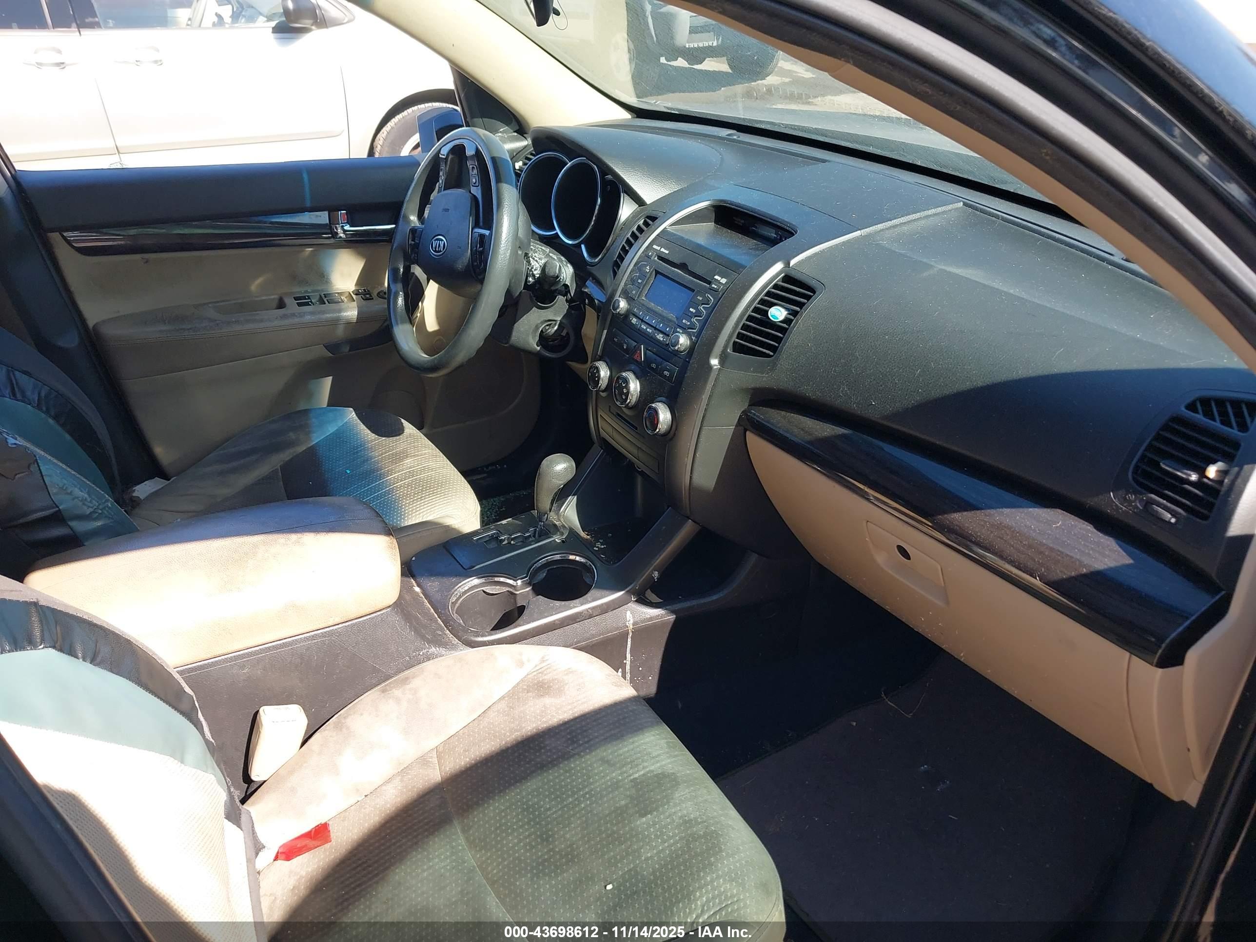 KIA SORENTO image 5