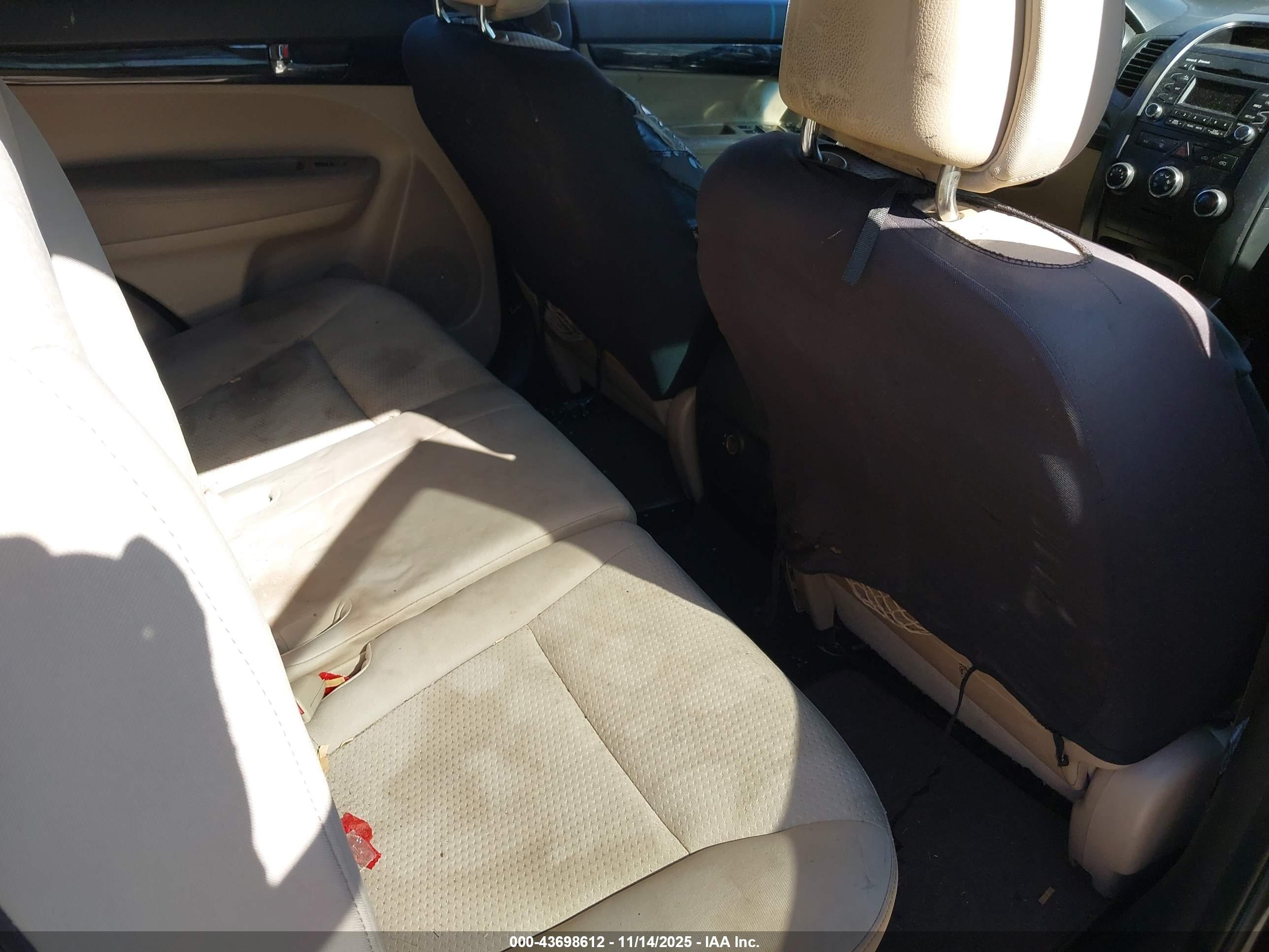KIA SORENTO image 8