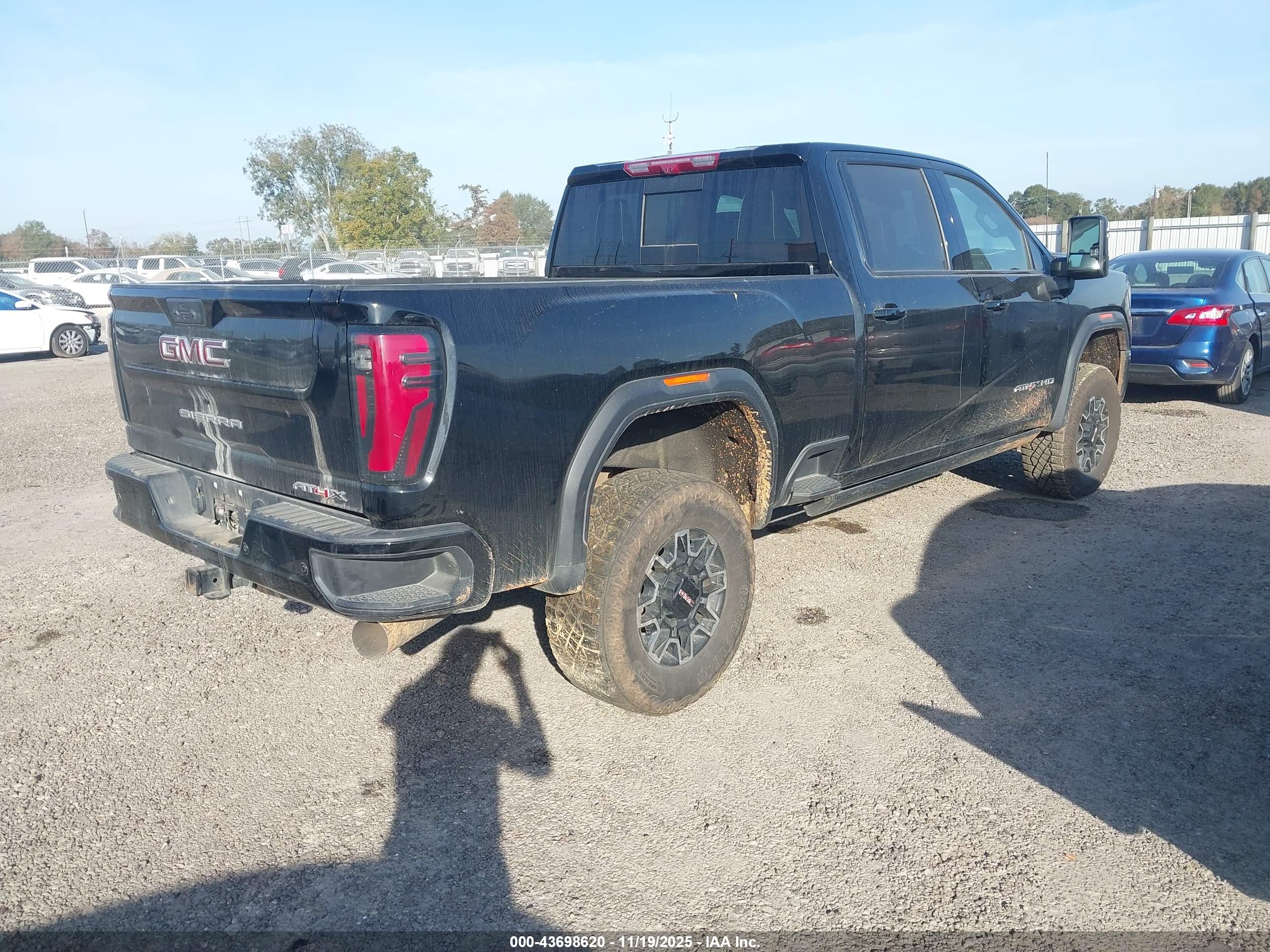 GMC SIERRA image 4