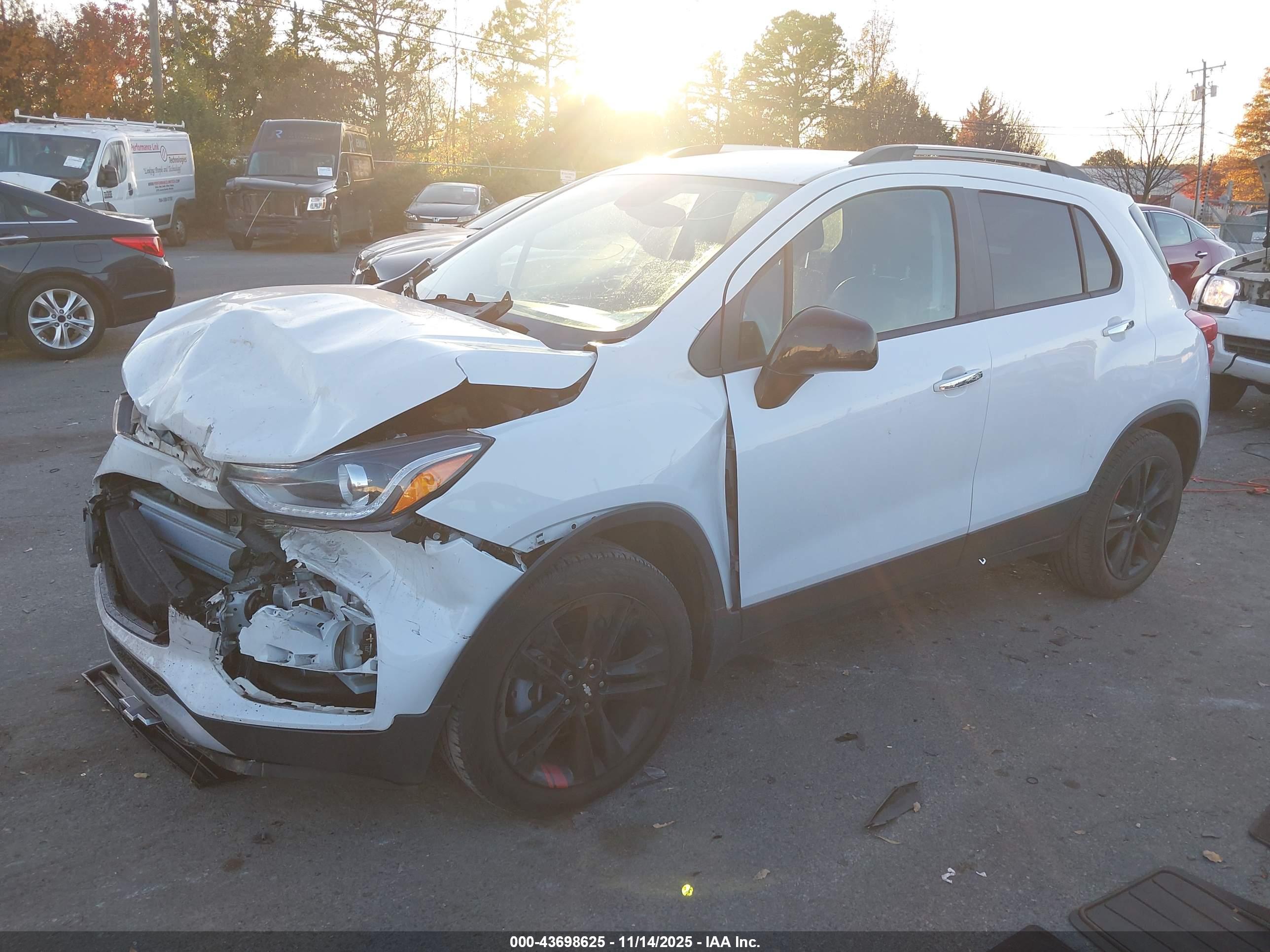 CHEVROLET TRAX image 2