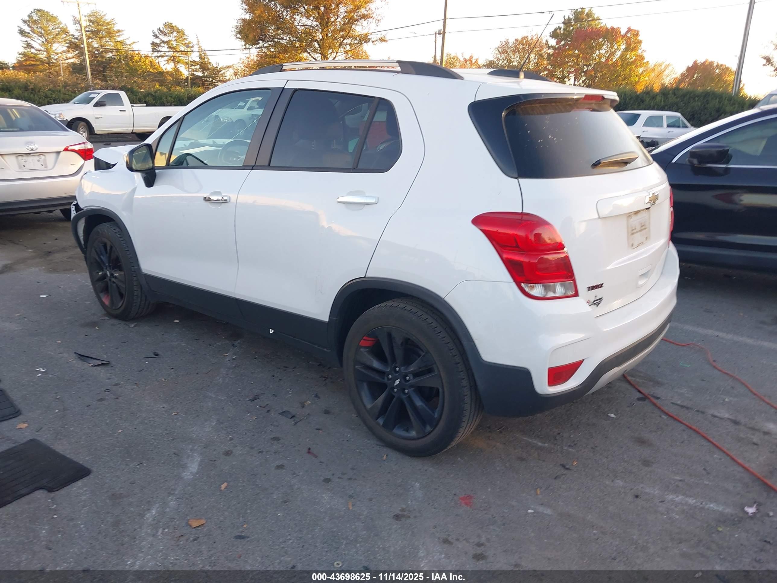 CHEVROLET TRAX image 3