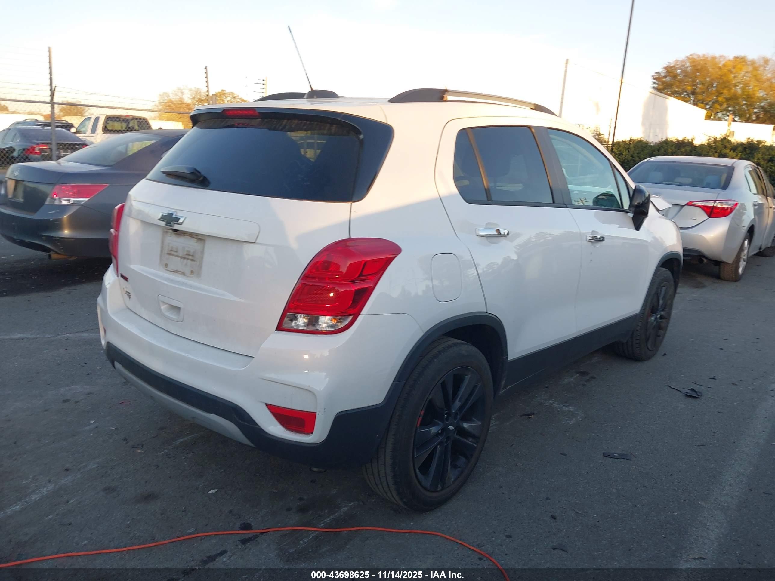 CHEVROLET TRAX image 4