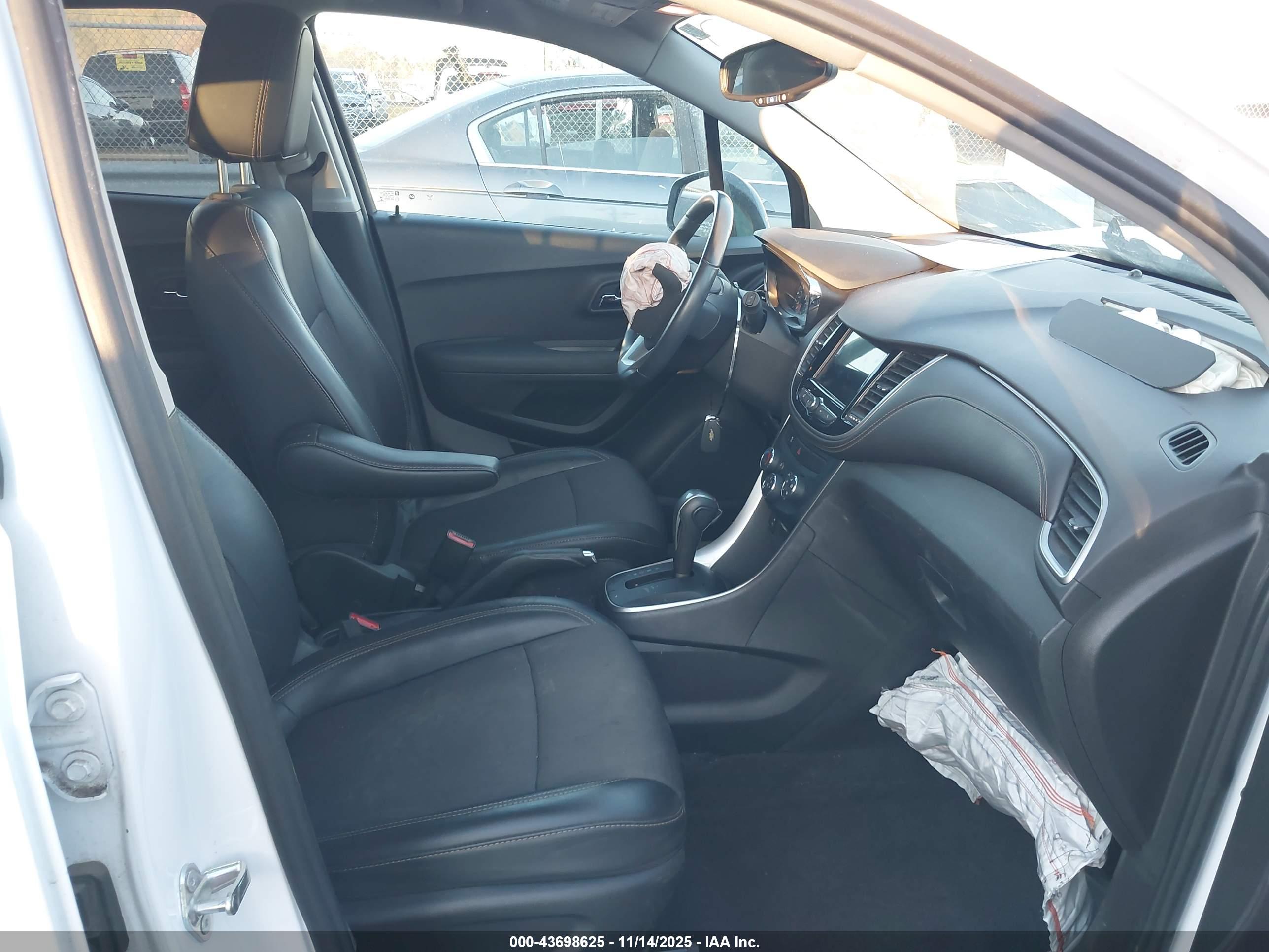 CHEVROLET TRAX image 5