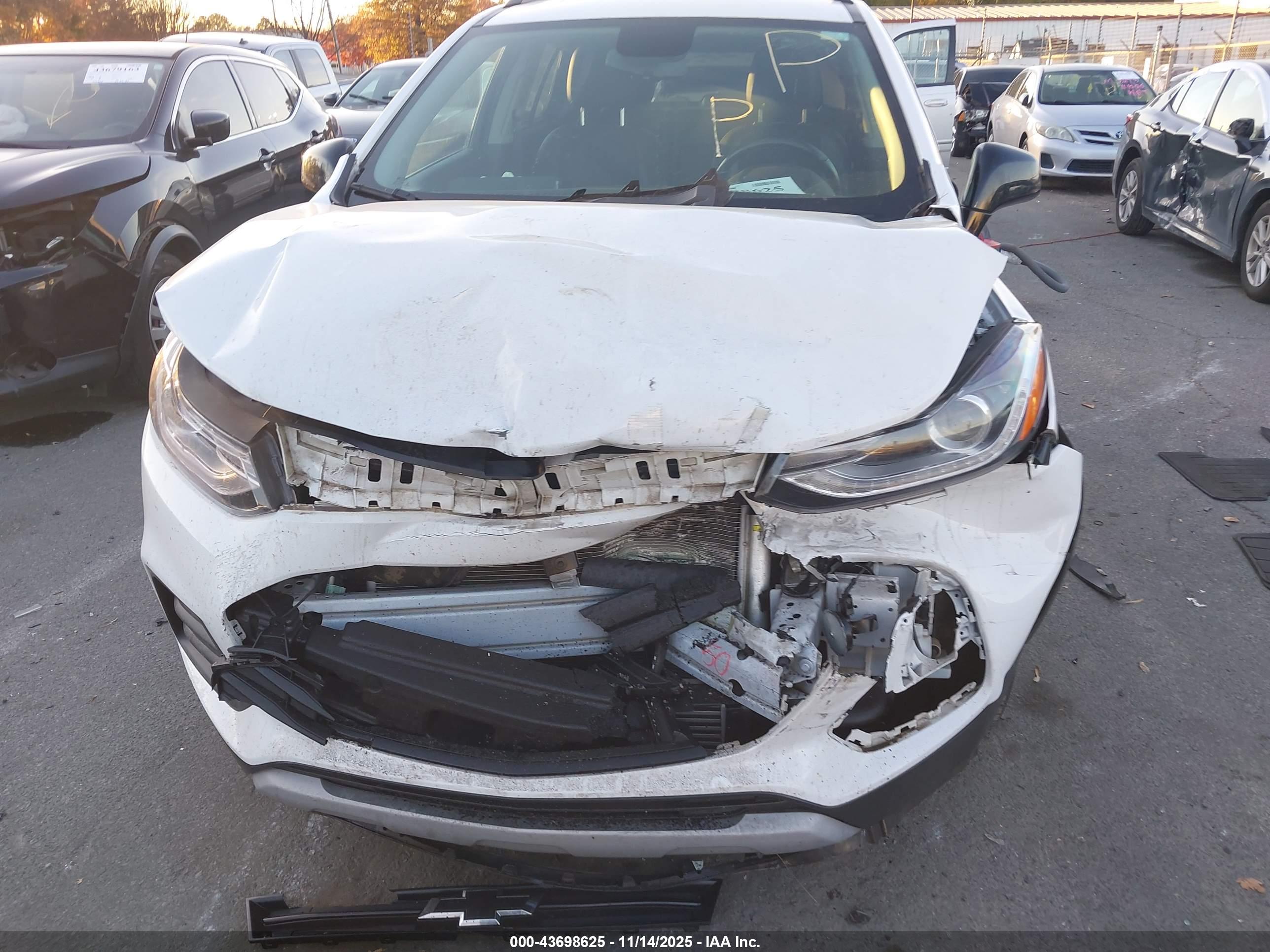 CHEVROLET TRAX image 6