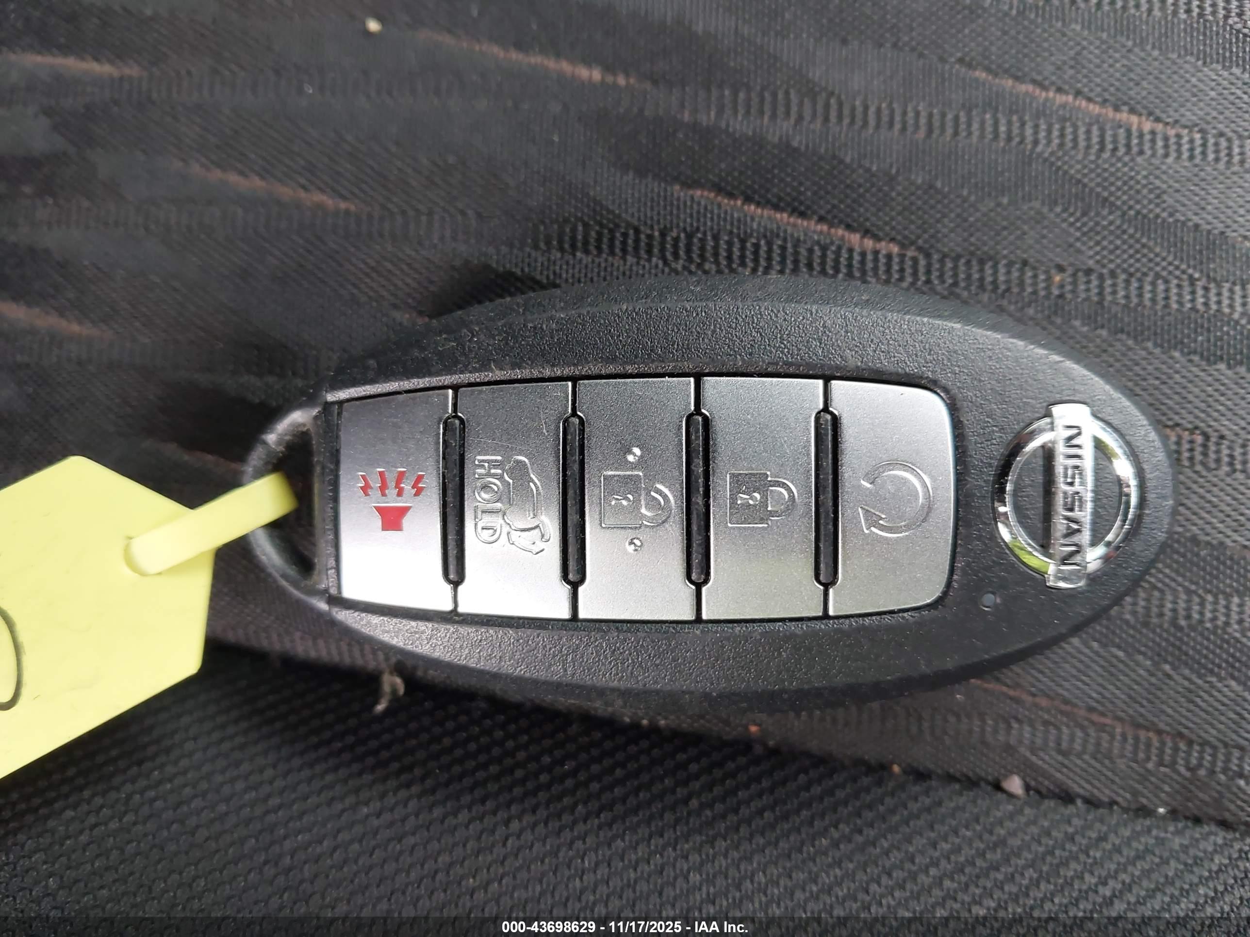NISSAN ROGUE image 11