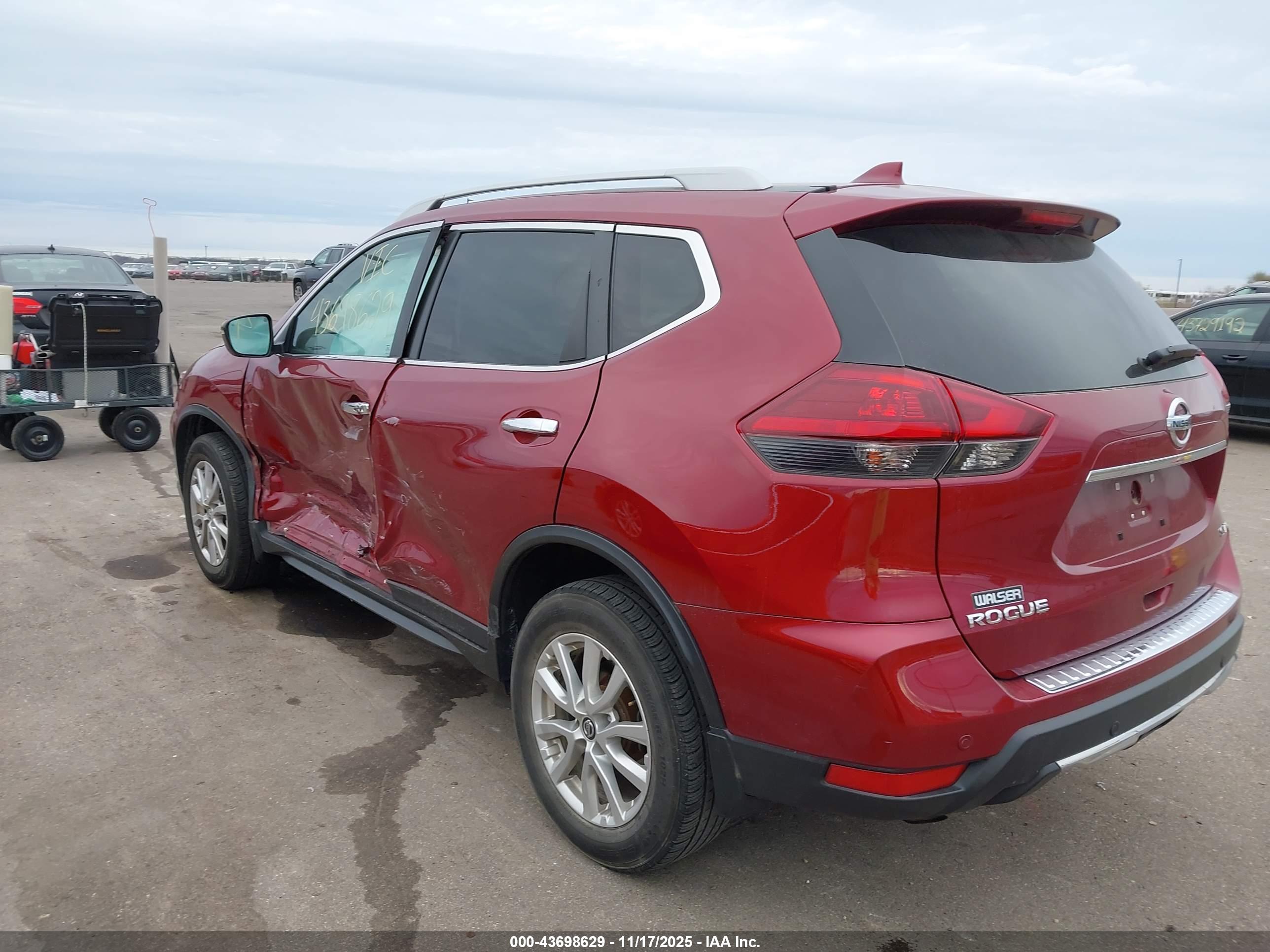 NISSAN ROGUE image 3