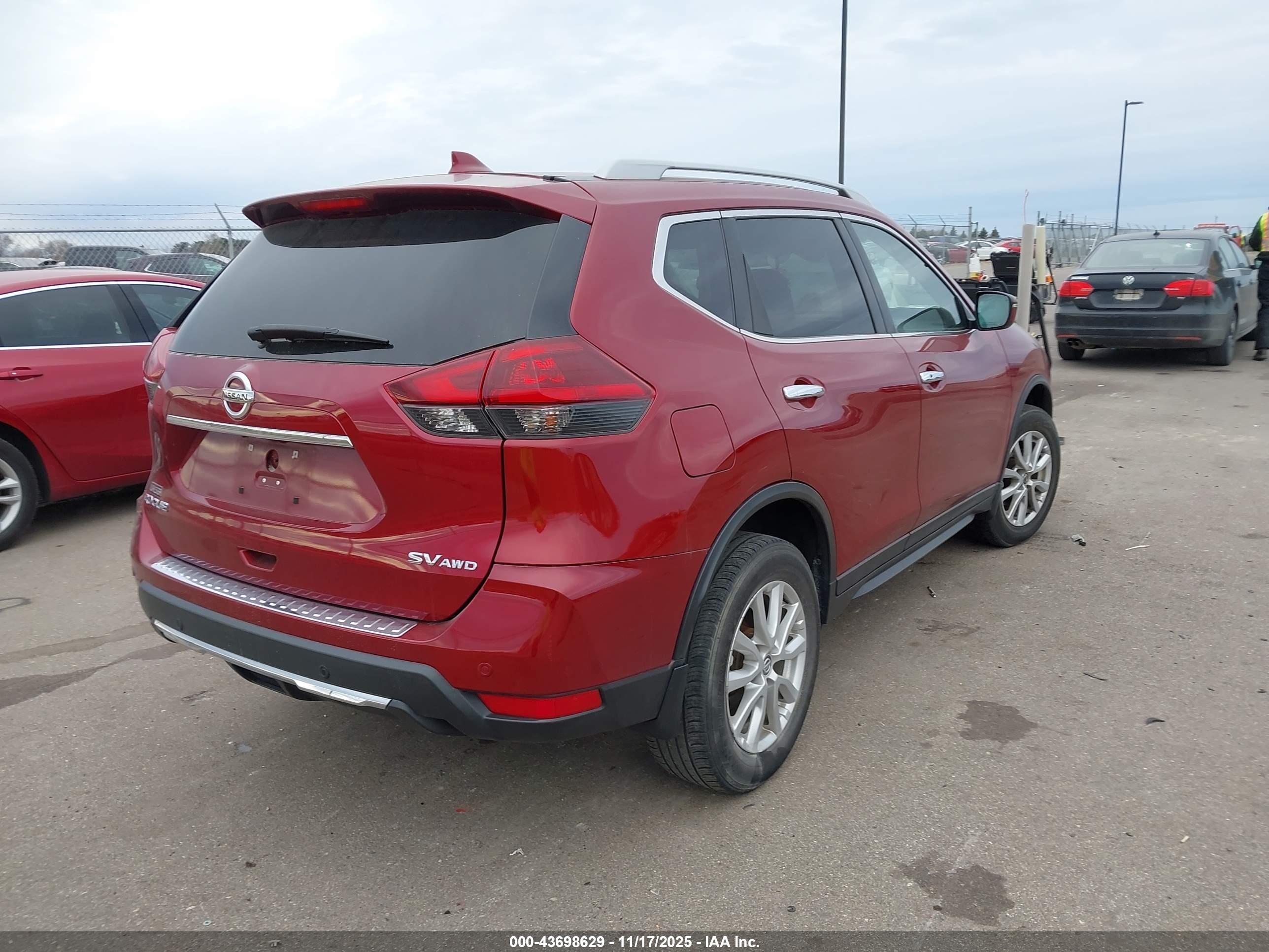 NISSAN ROGUE image 4