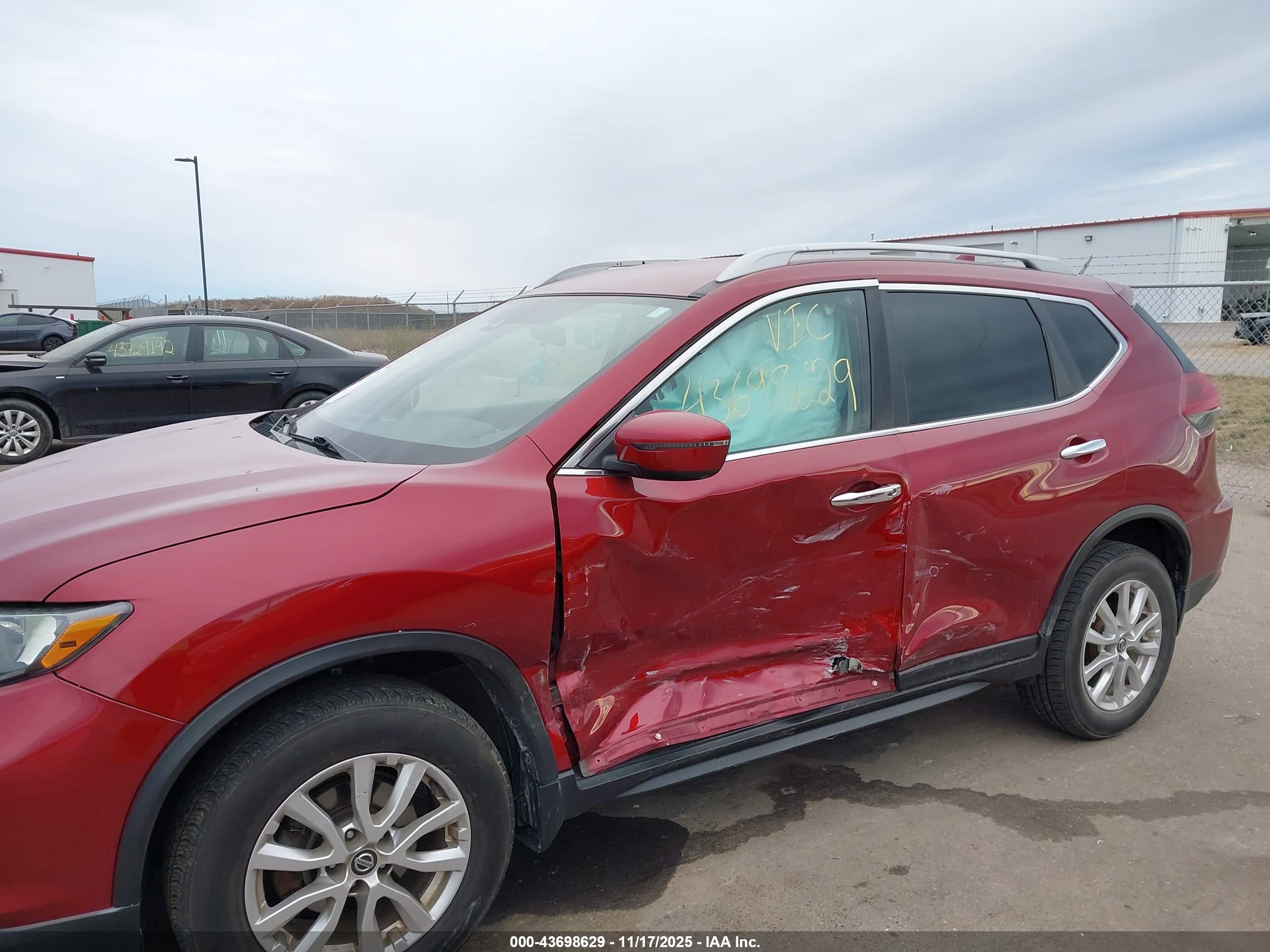 NISSAN ROGUE image 6