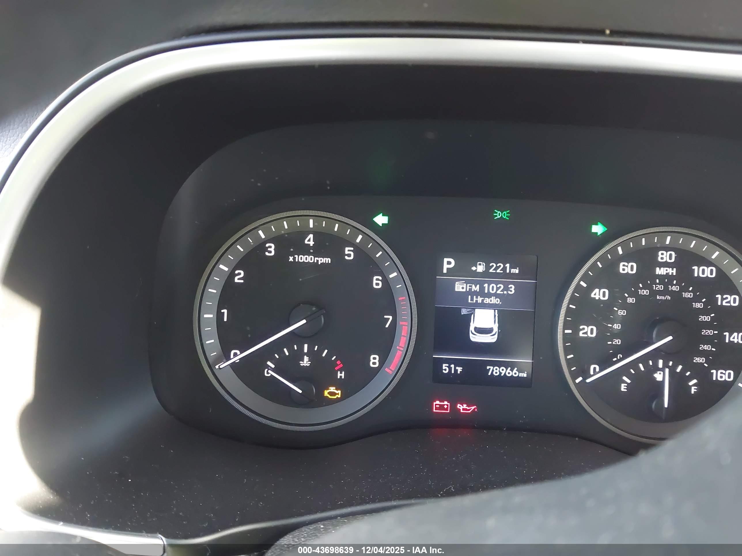 HYUNDAI TUCSON image 7