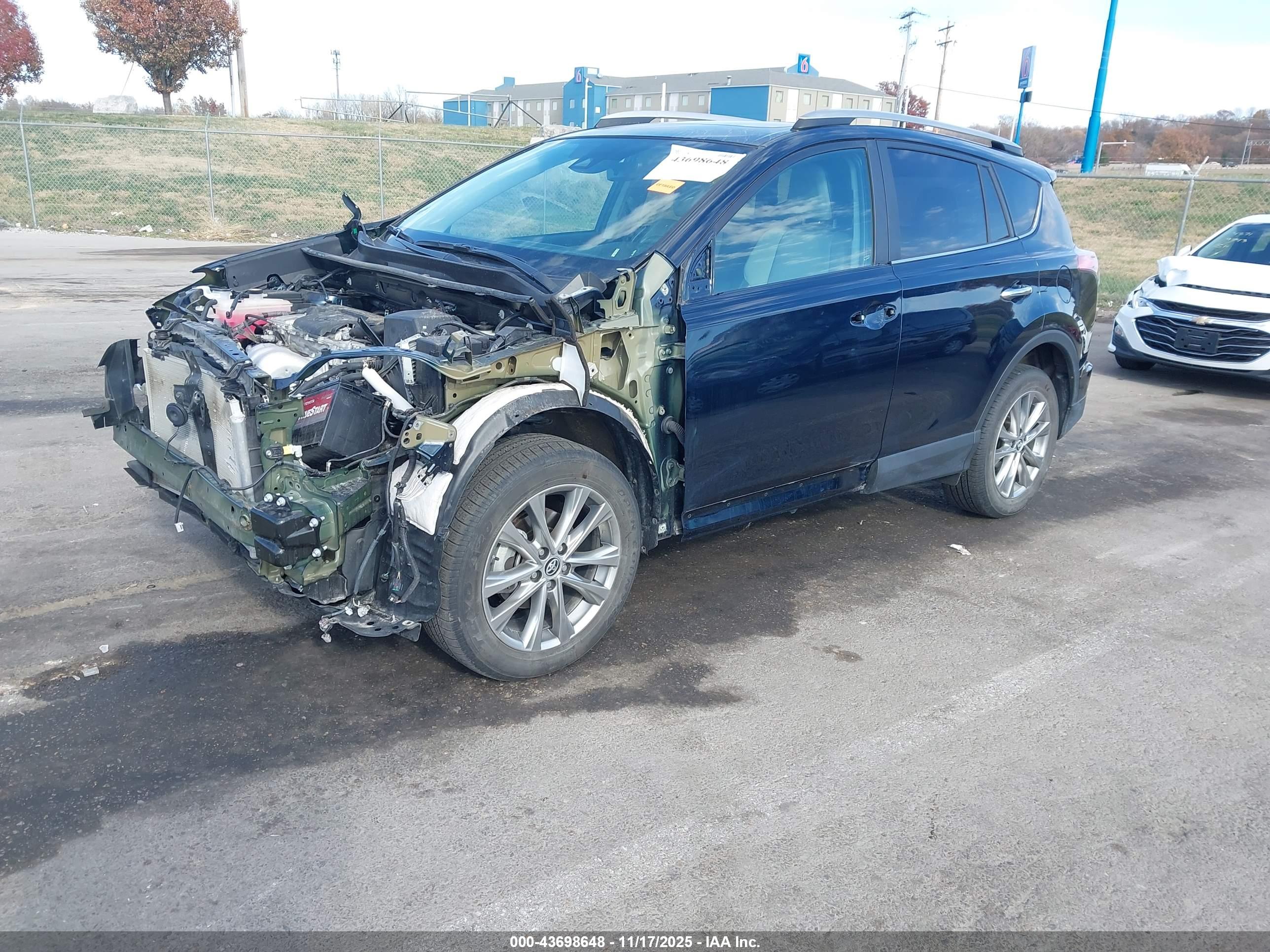 TOYOTA RAV4 image 2