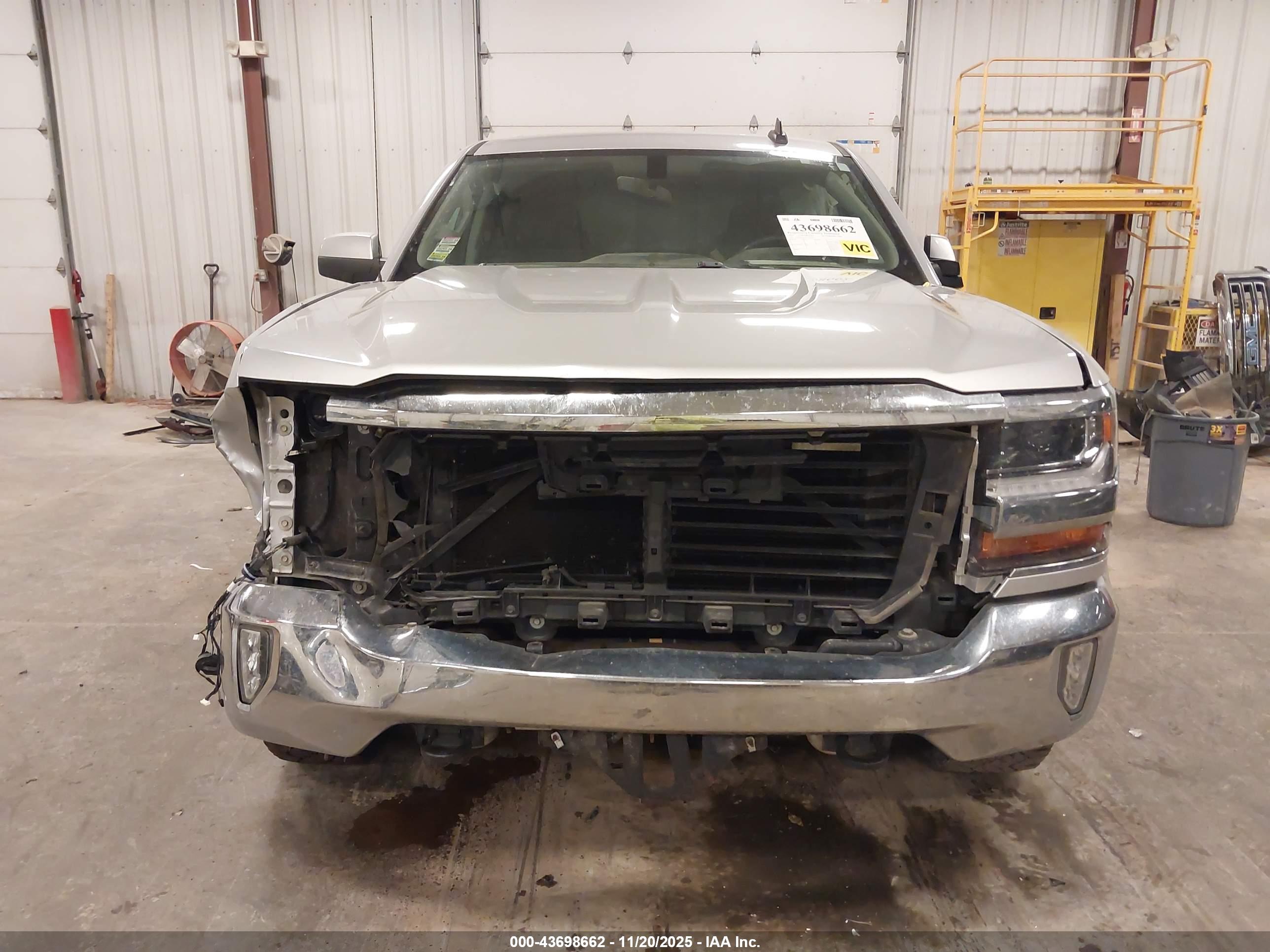 CHEVROLET SILVERADO image 6