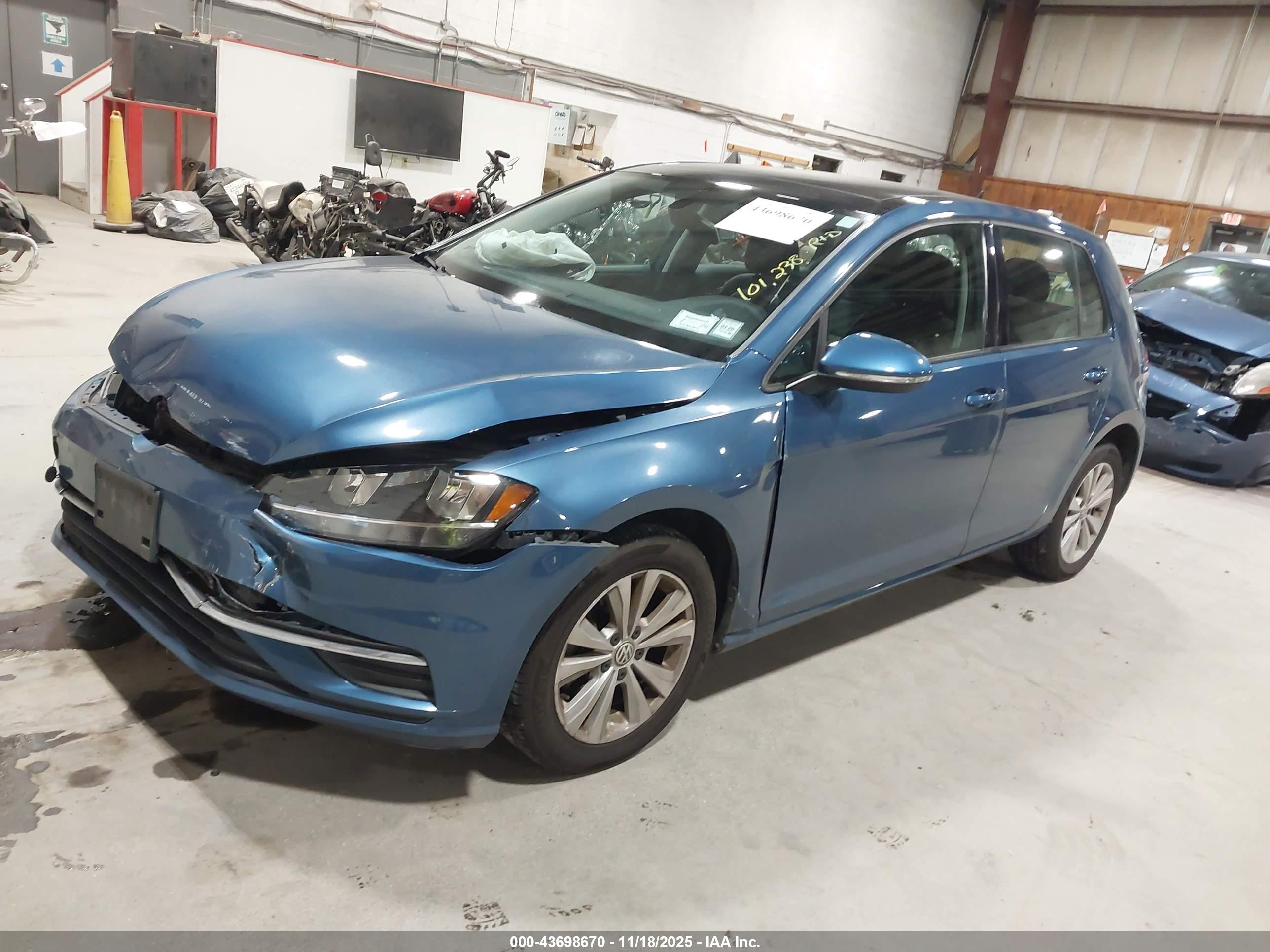 VOLKSWAGEN GOLF image 2