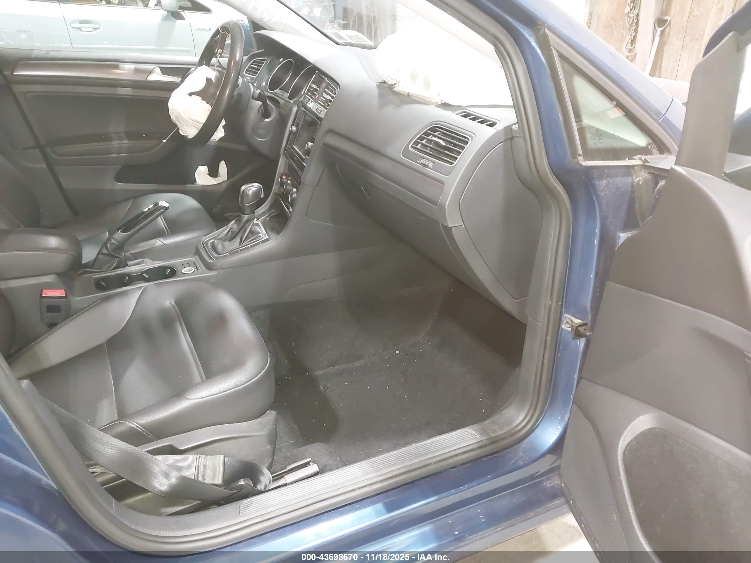 VOLKSWAGEN GOLF image 5