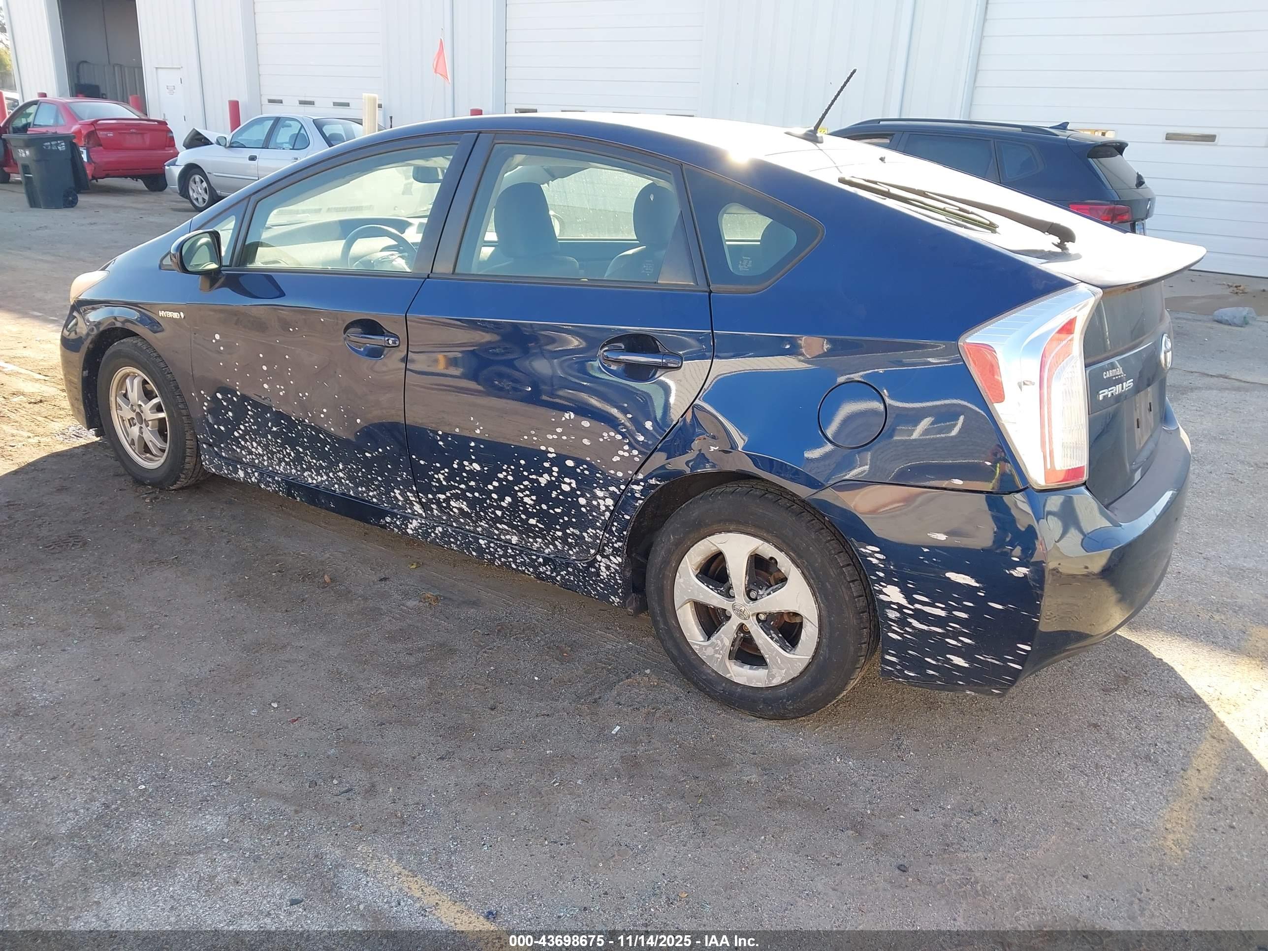 TOYOTA PRIUS image 3