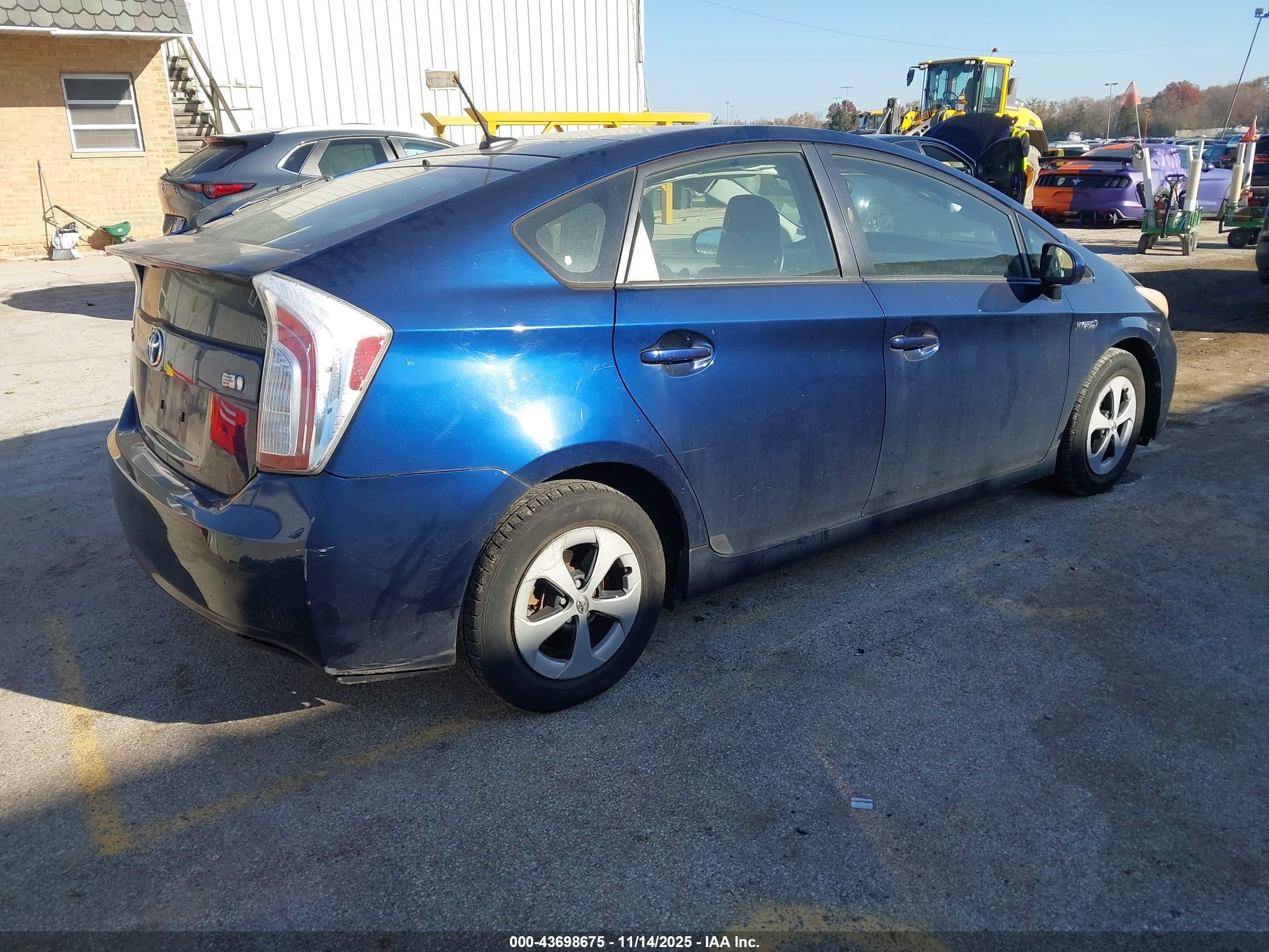 TOYOTA PRIUS image 4