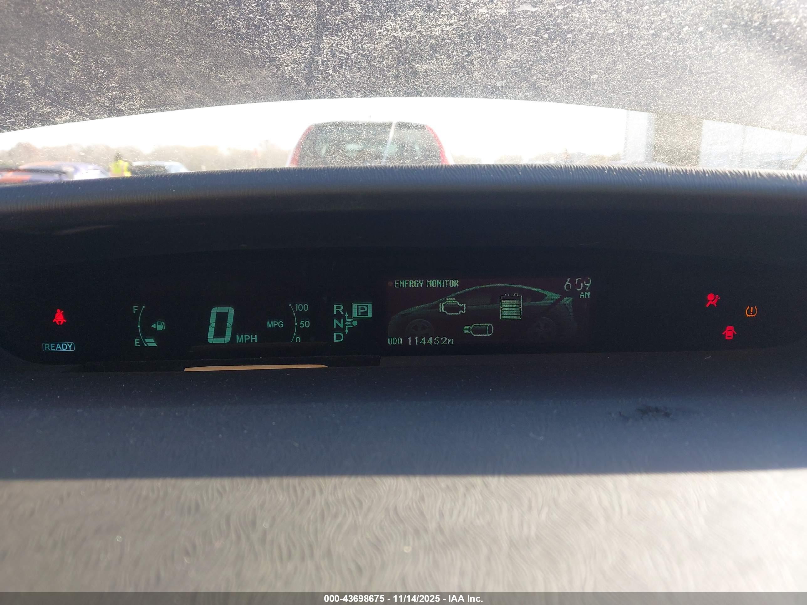 TOYOTA PRIUS image 7