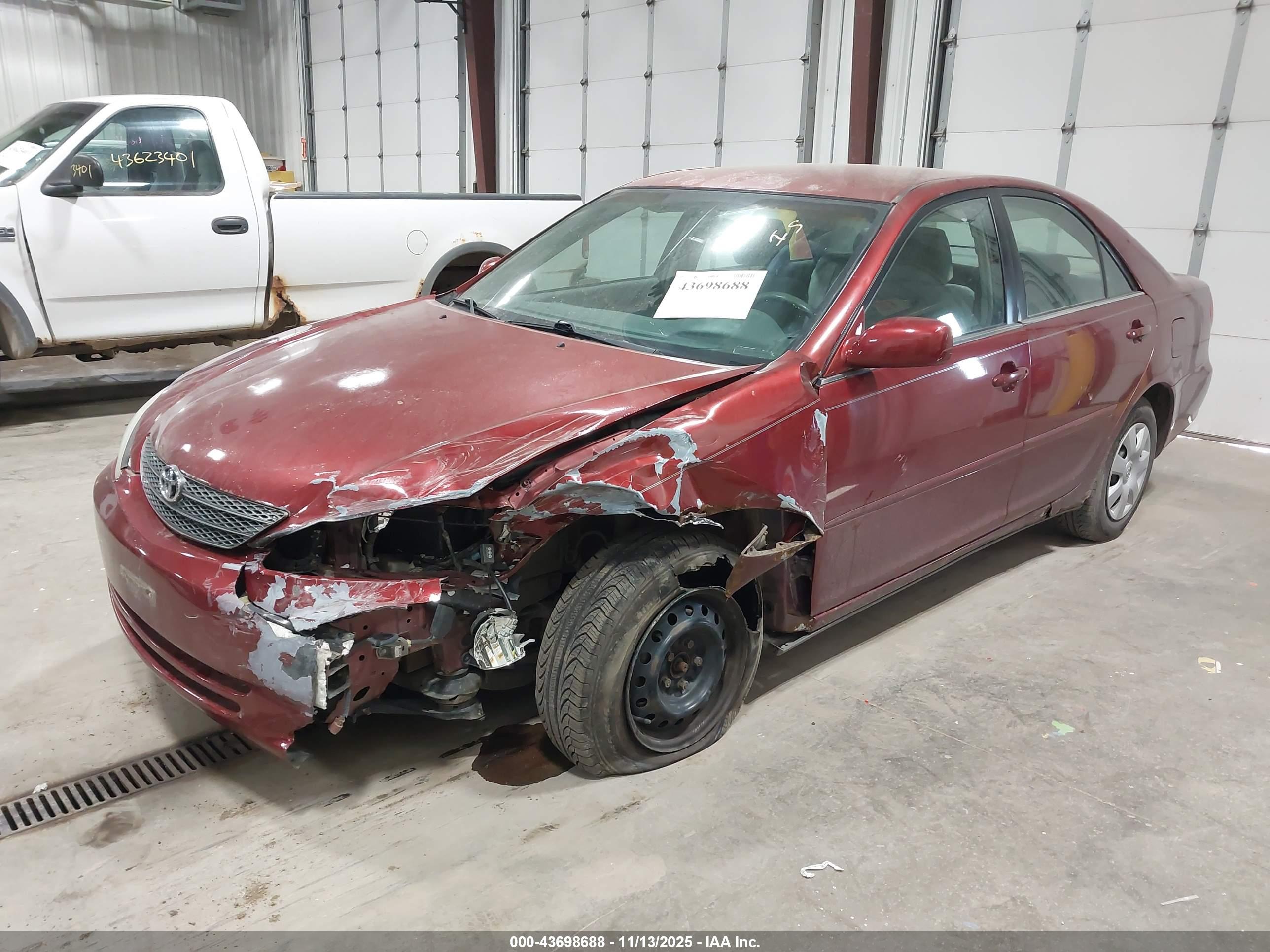 TOYOTA CAMRY image 2