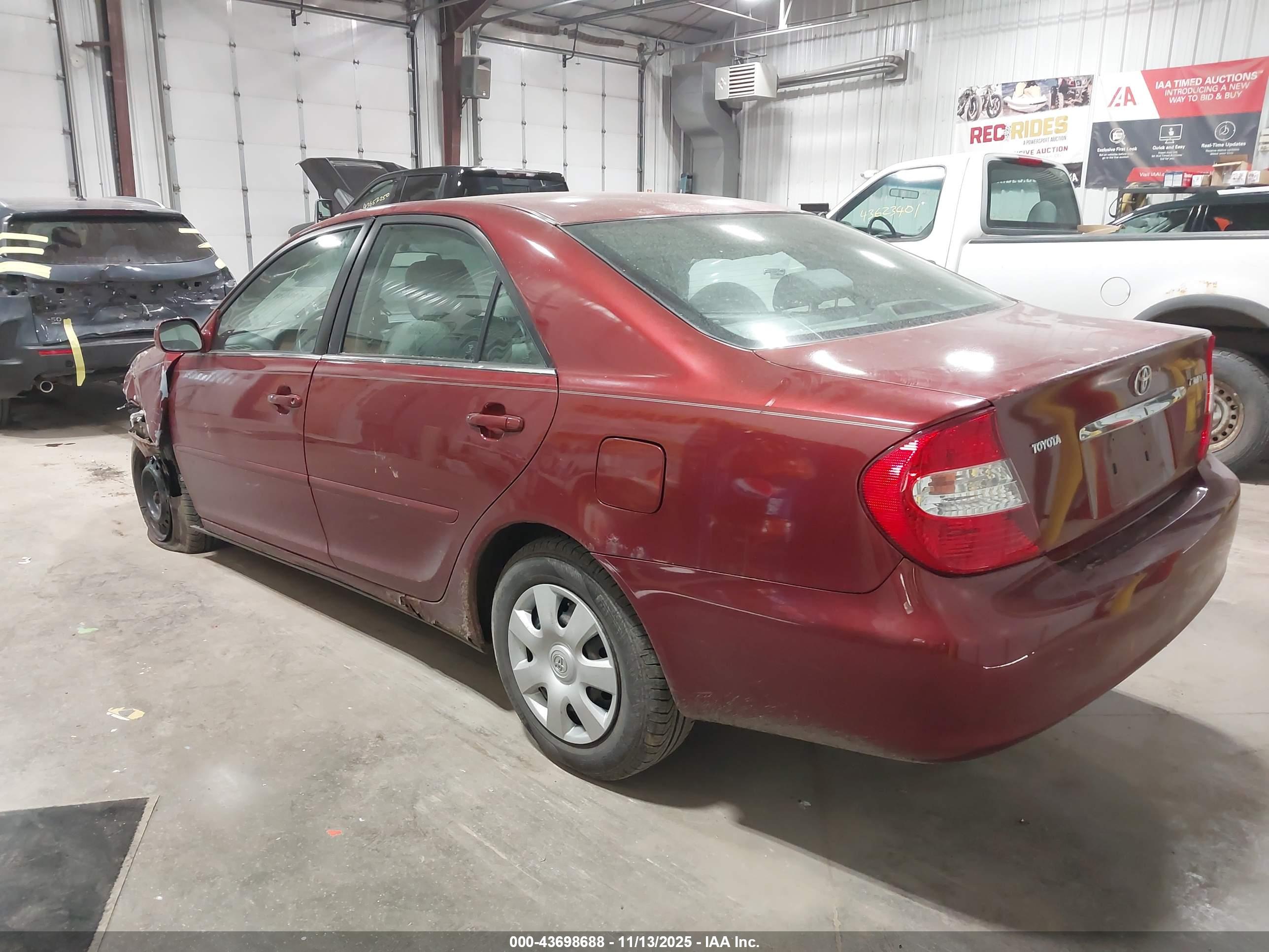 TOYOTA CAMRY image 3