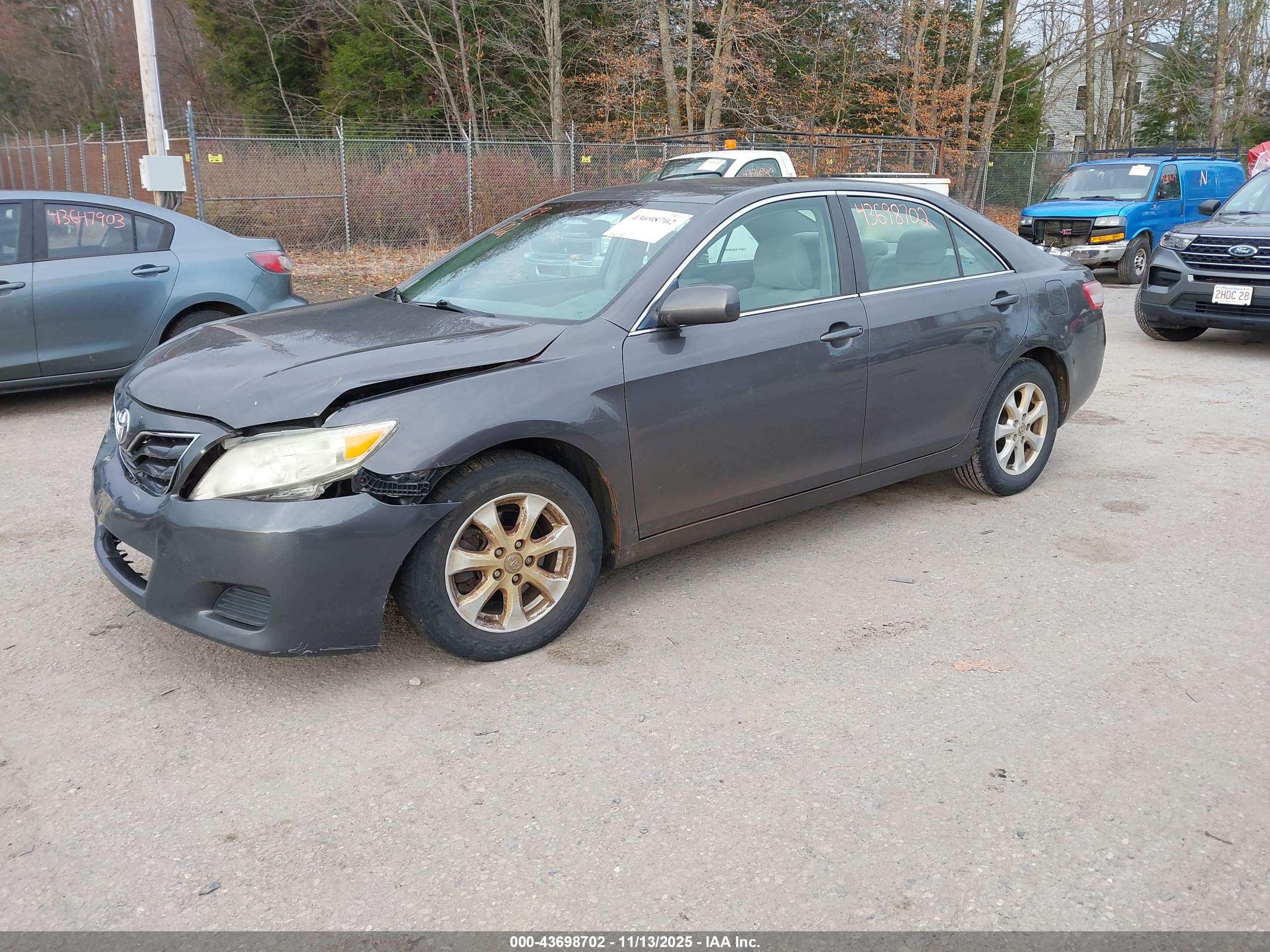 TOYOTA CAMRY image 2