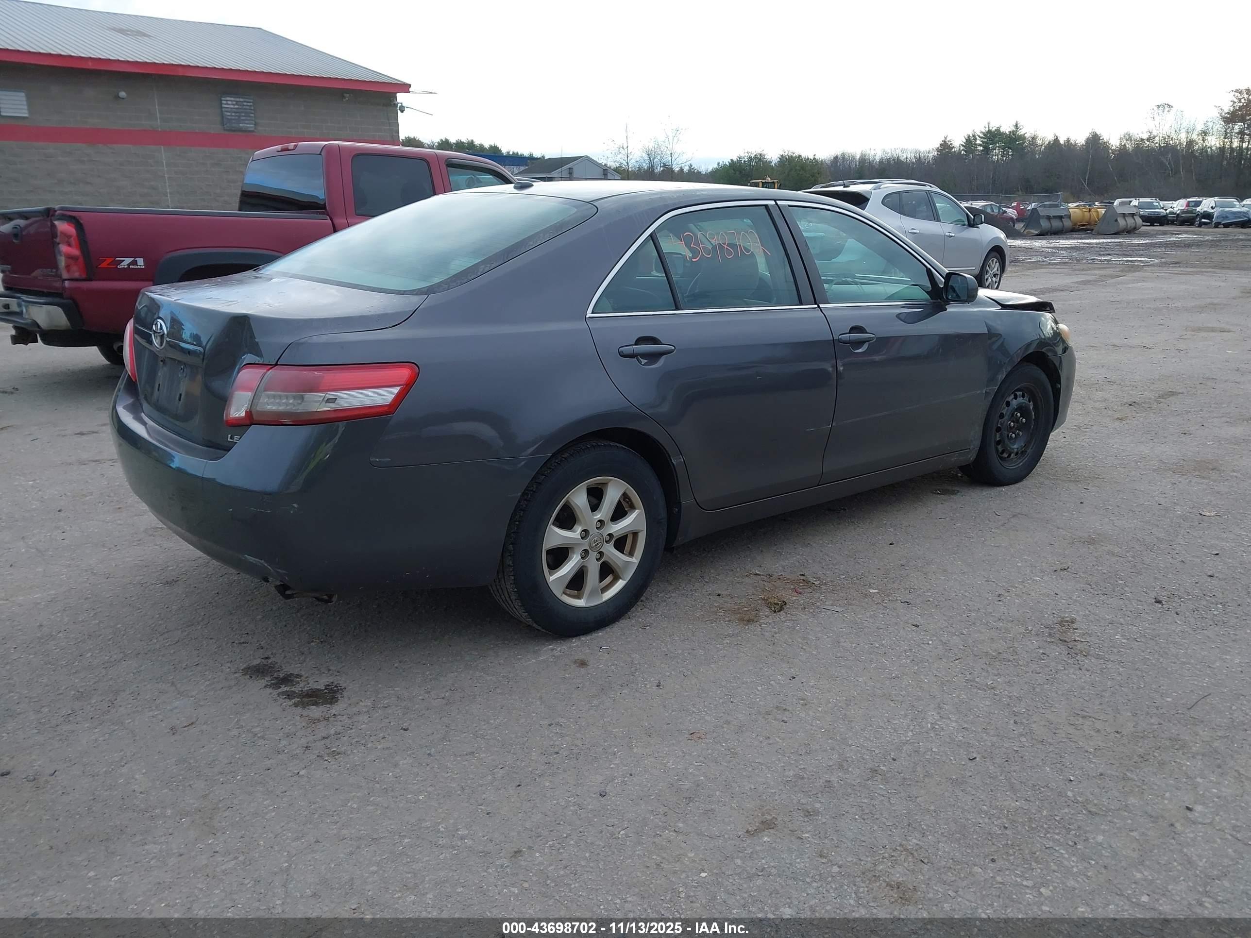 TOYOTA CAMRY image 4