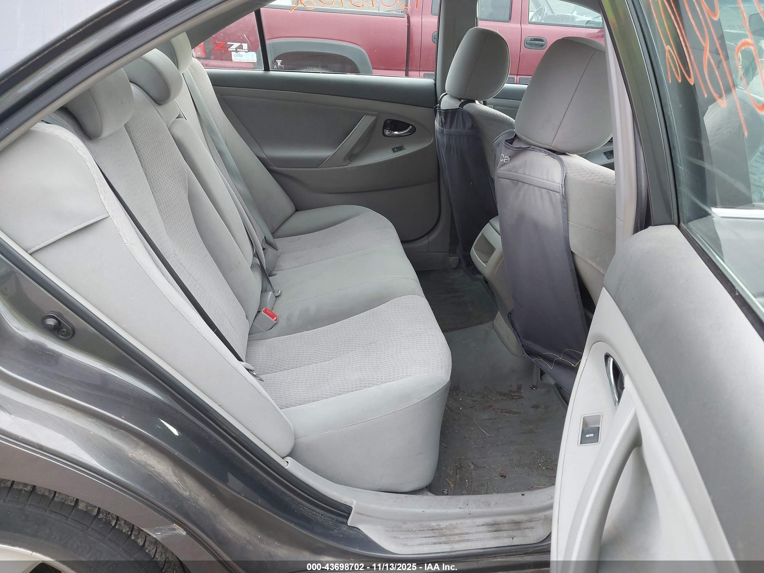 TOYOTA CAMRY image 8