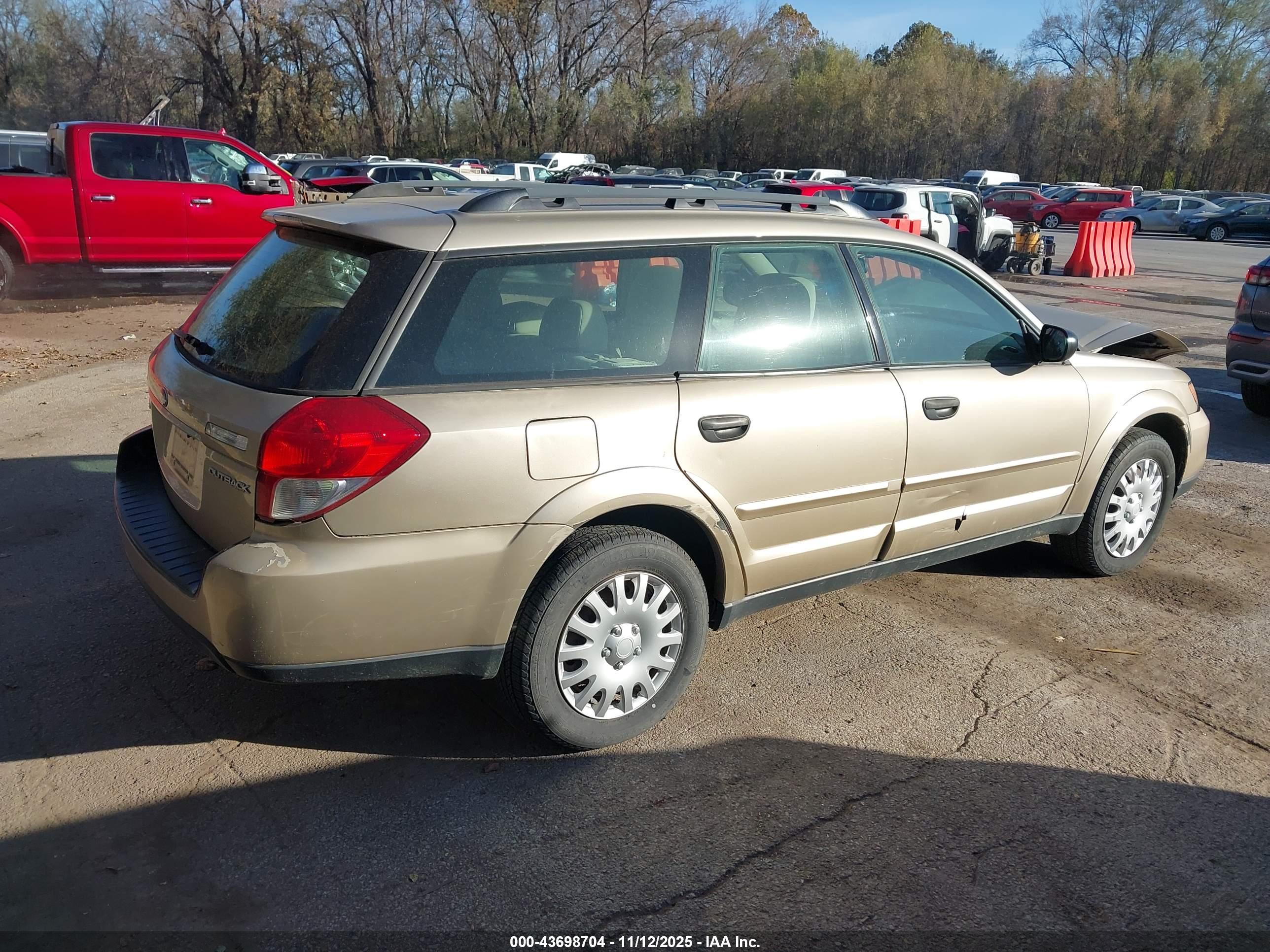SUBARU OUTBACK image 4
