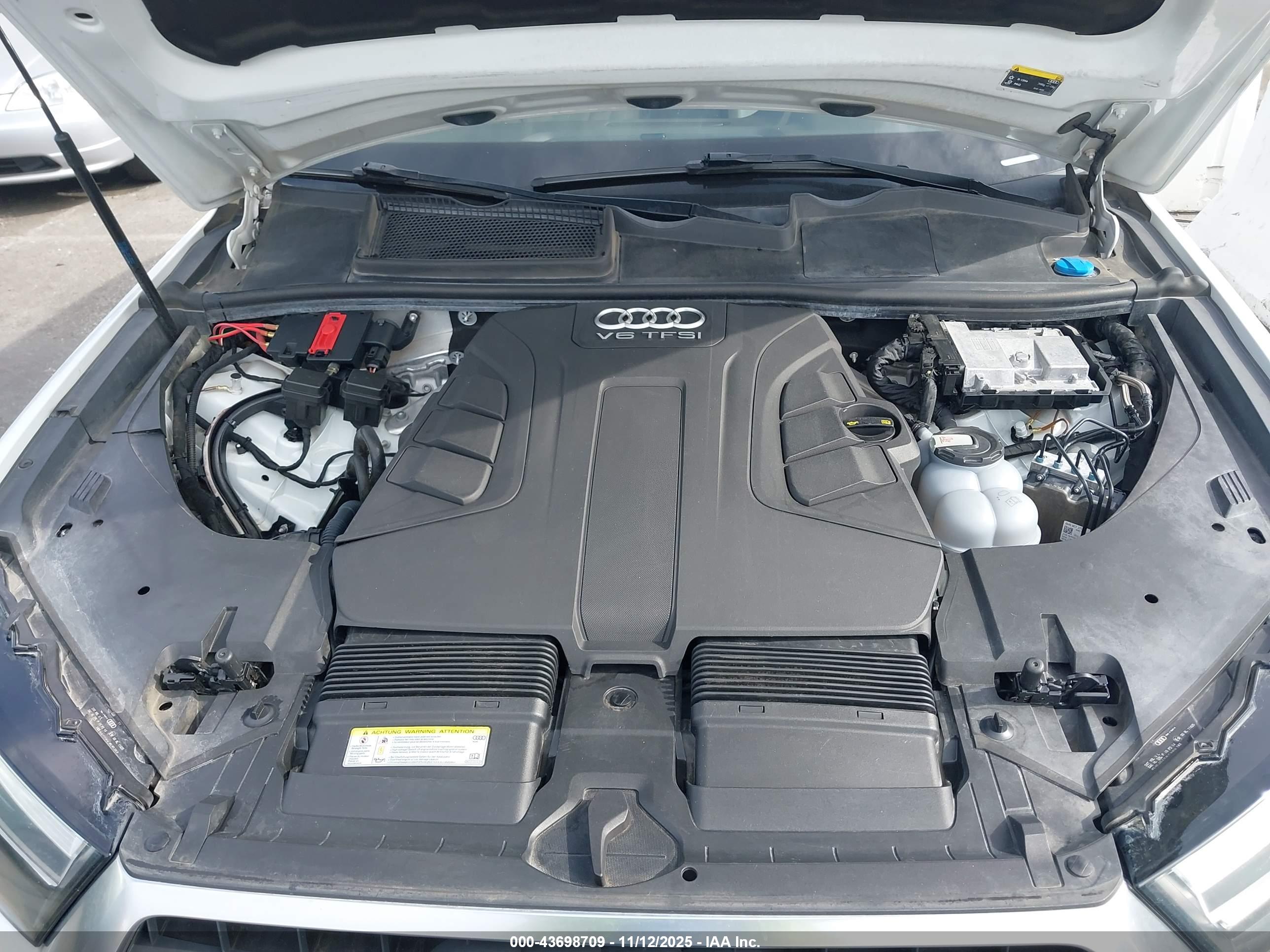 AUDI Q7 image 10
