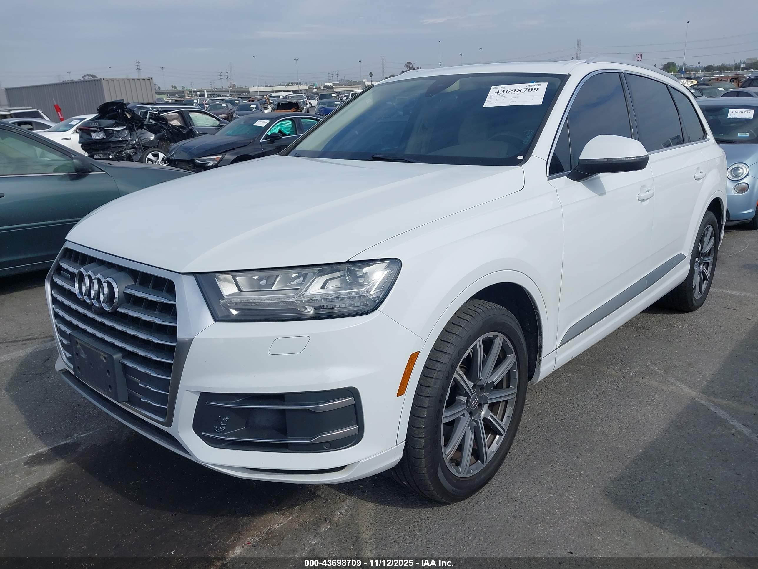 AUDI Q7 image 2