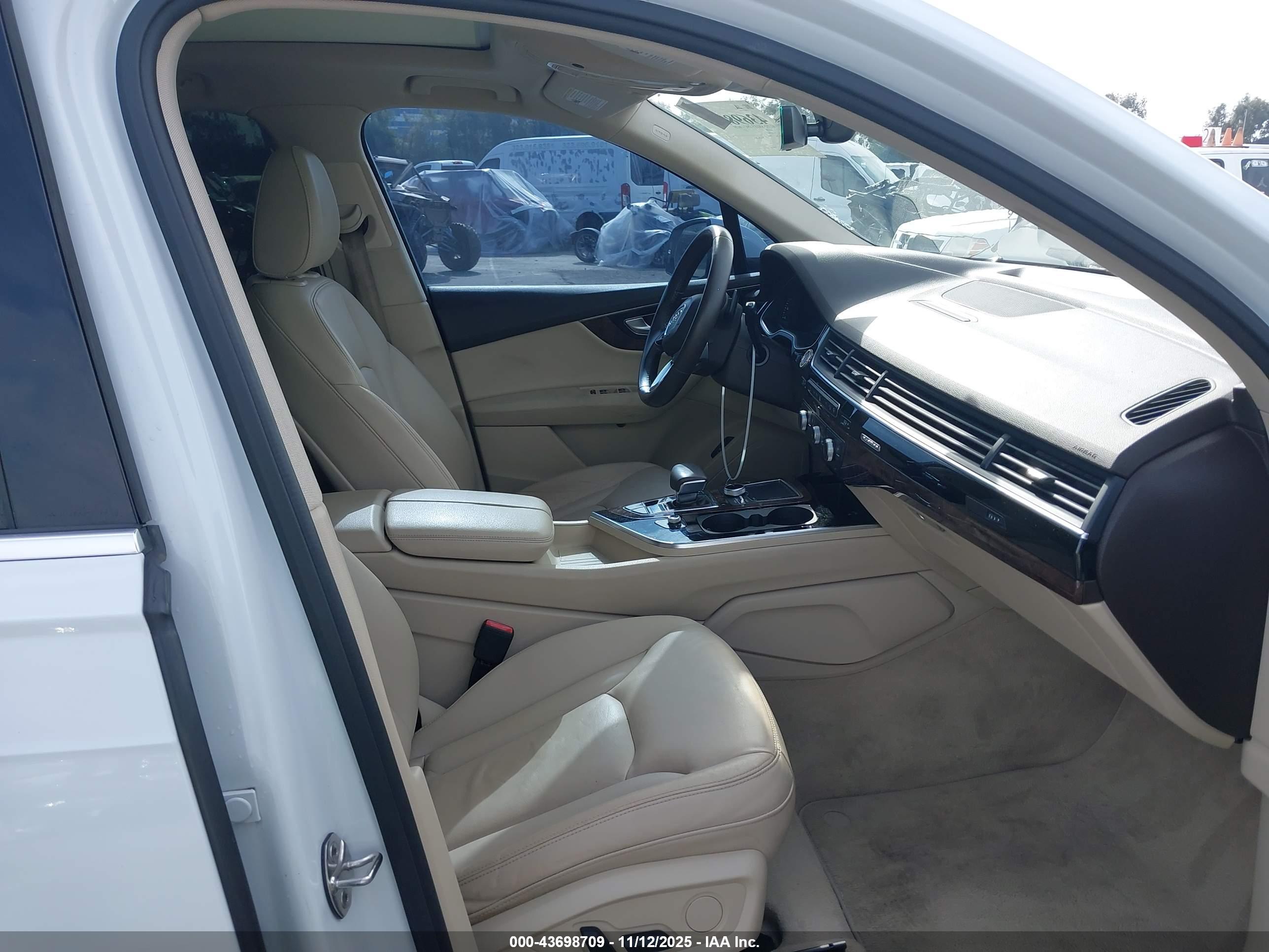 AUDI Q7 image 5