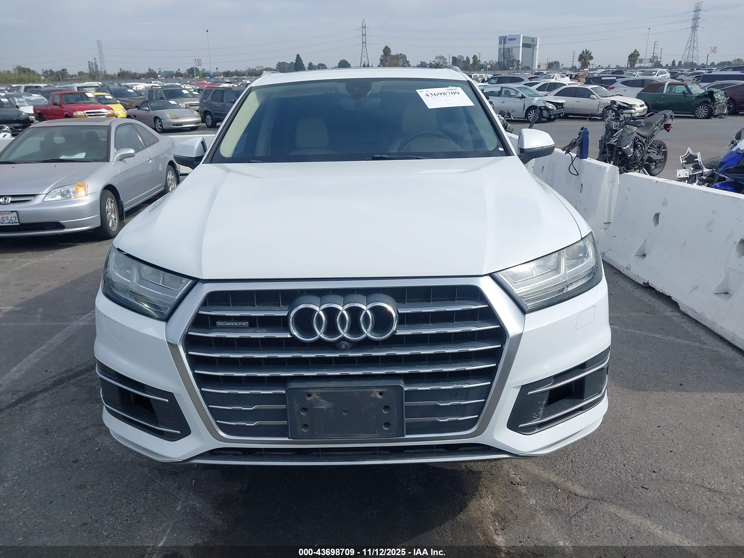 AUDI Q7 image 6