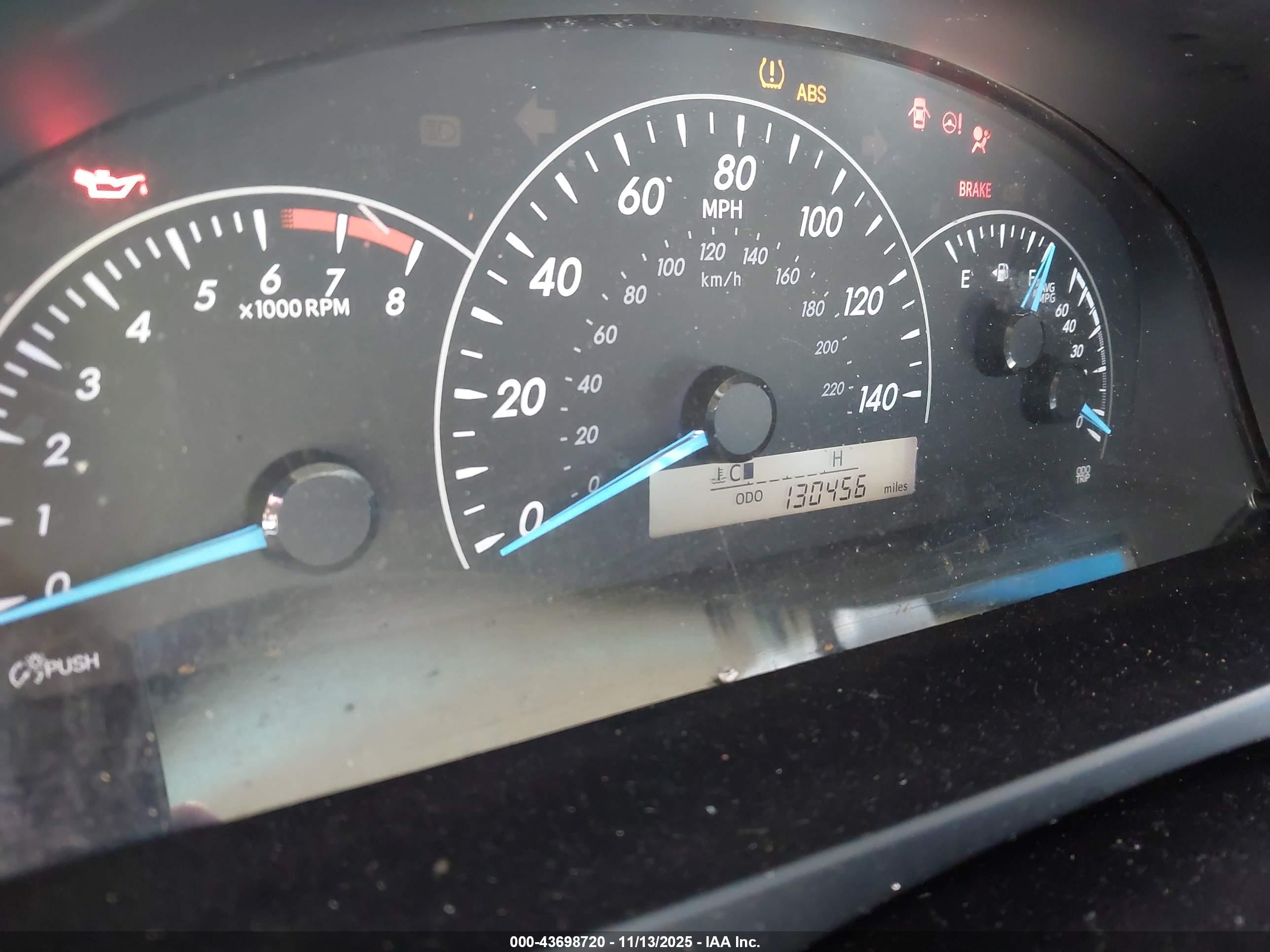 TOYOTA CAMRY image 7