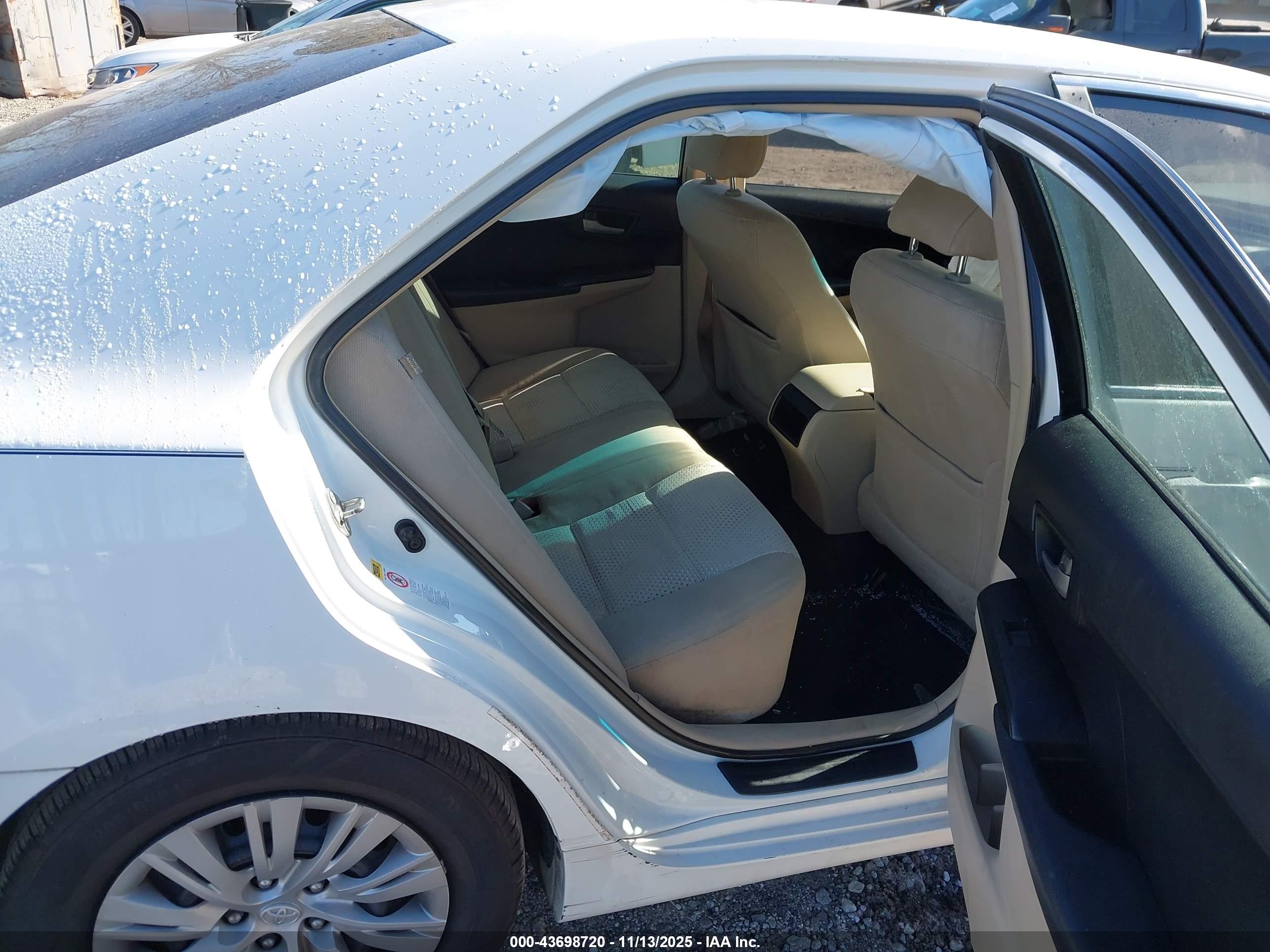 TOYOTA CAMRY image 8