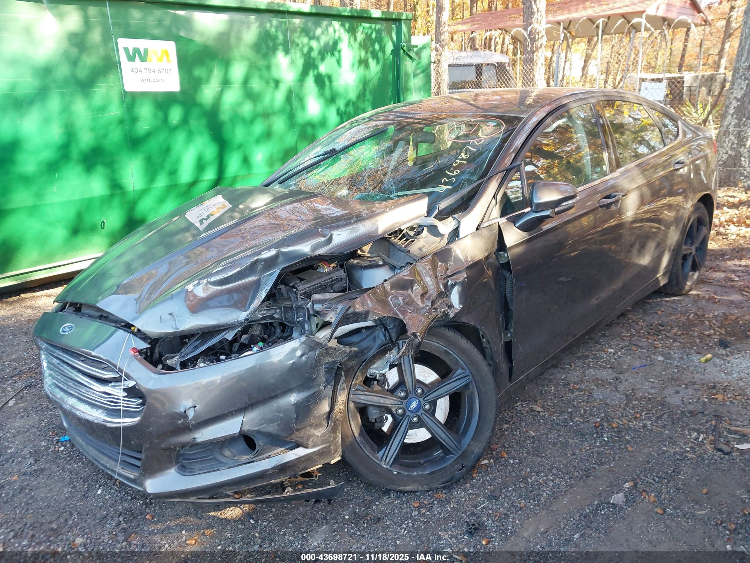 FORD FUSION image 6