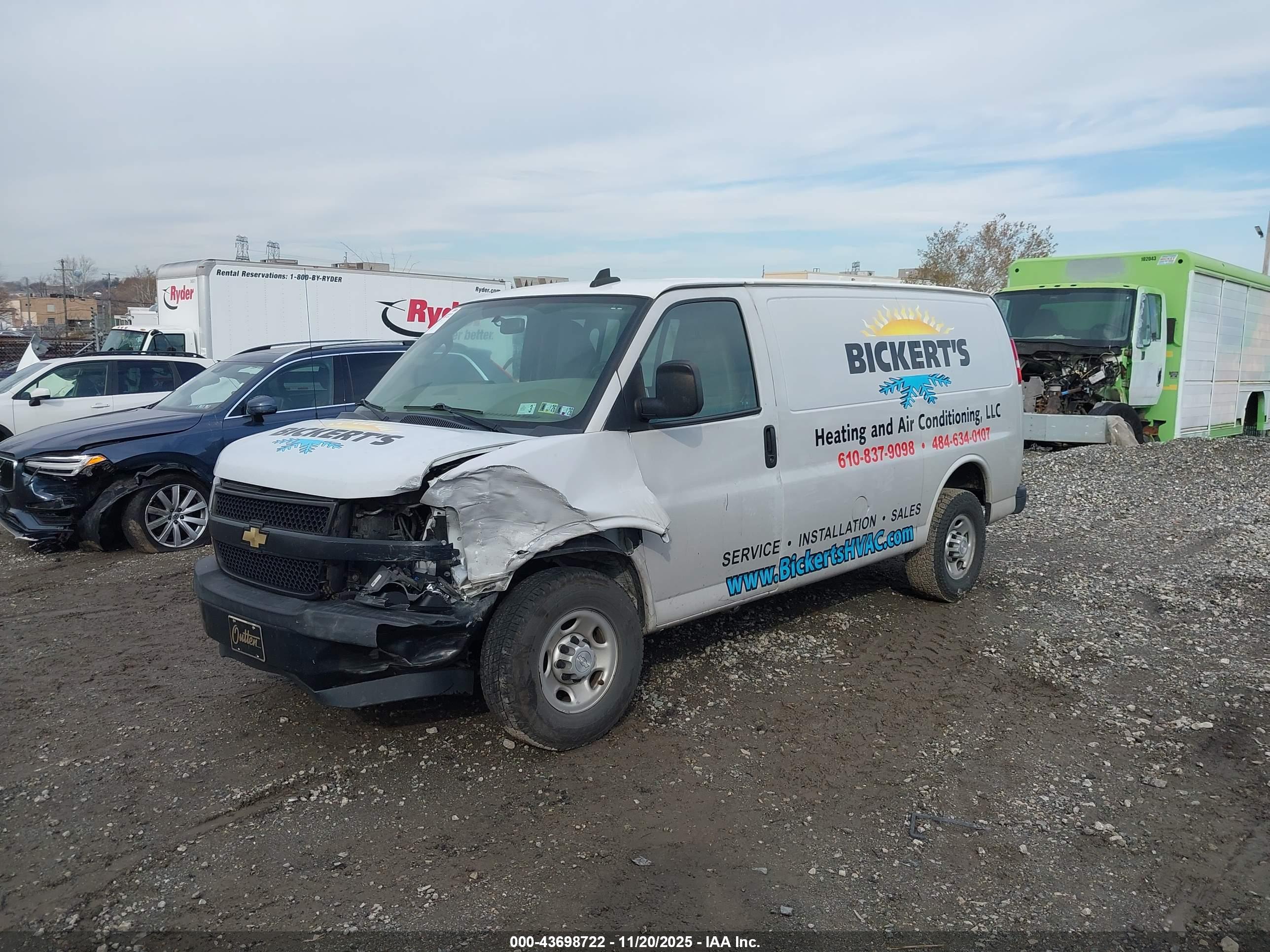 CHEVROLET EXPRESS image 2